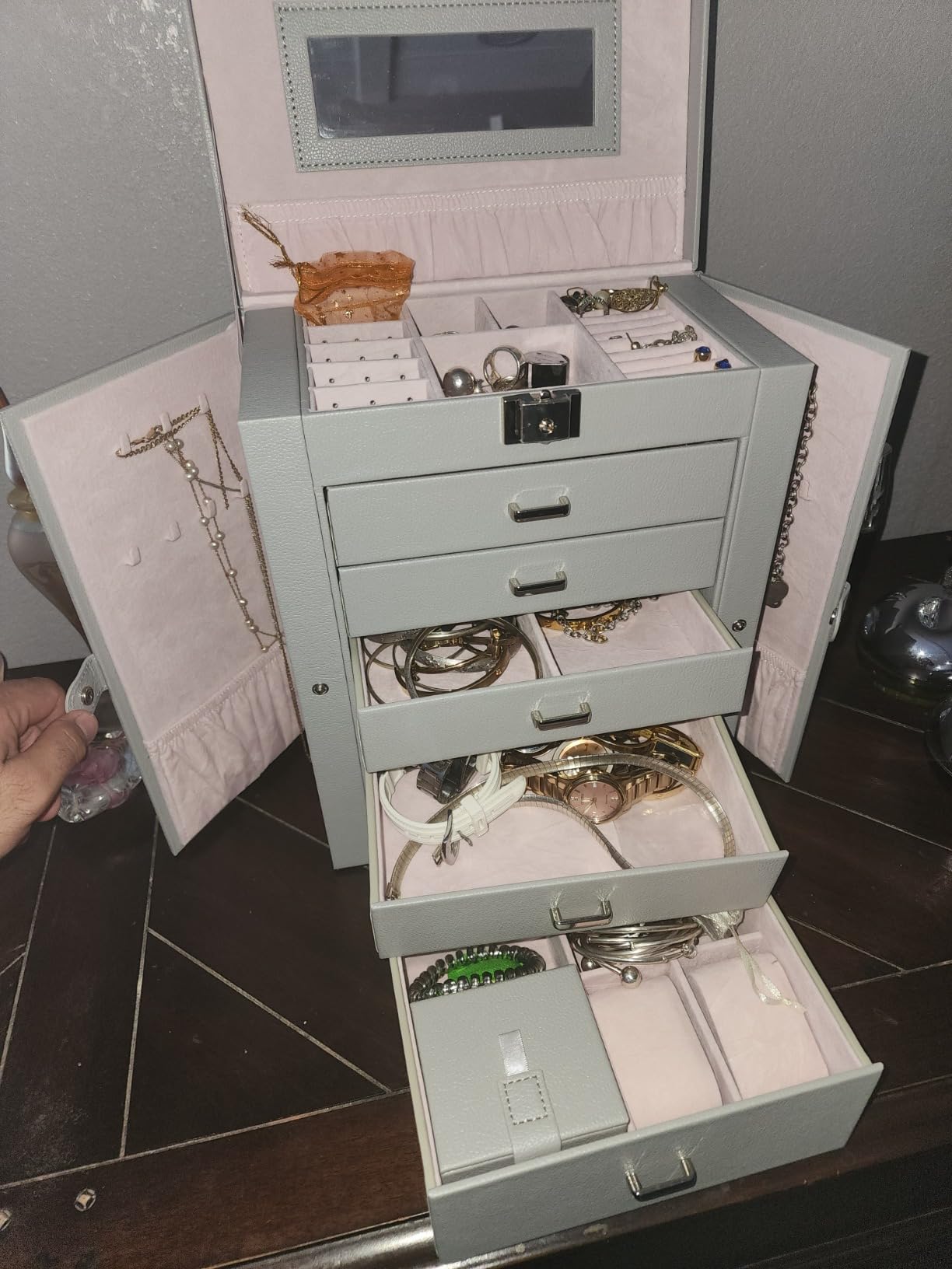 Large Jewelry Box,5-Tier PU Leather Jewelry Organizer with Lock,Multi-functional Storage Case with Mirror,Jewelry Organizer for Bracelets, Earrings, Rings, Necklaces, Mothers Day (CREAM) customer photo 1