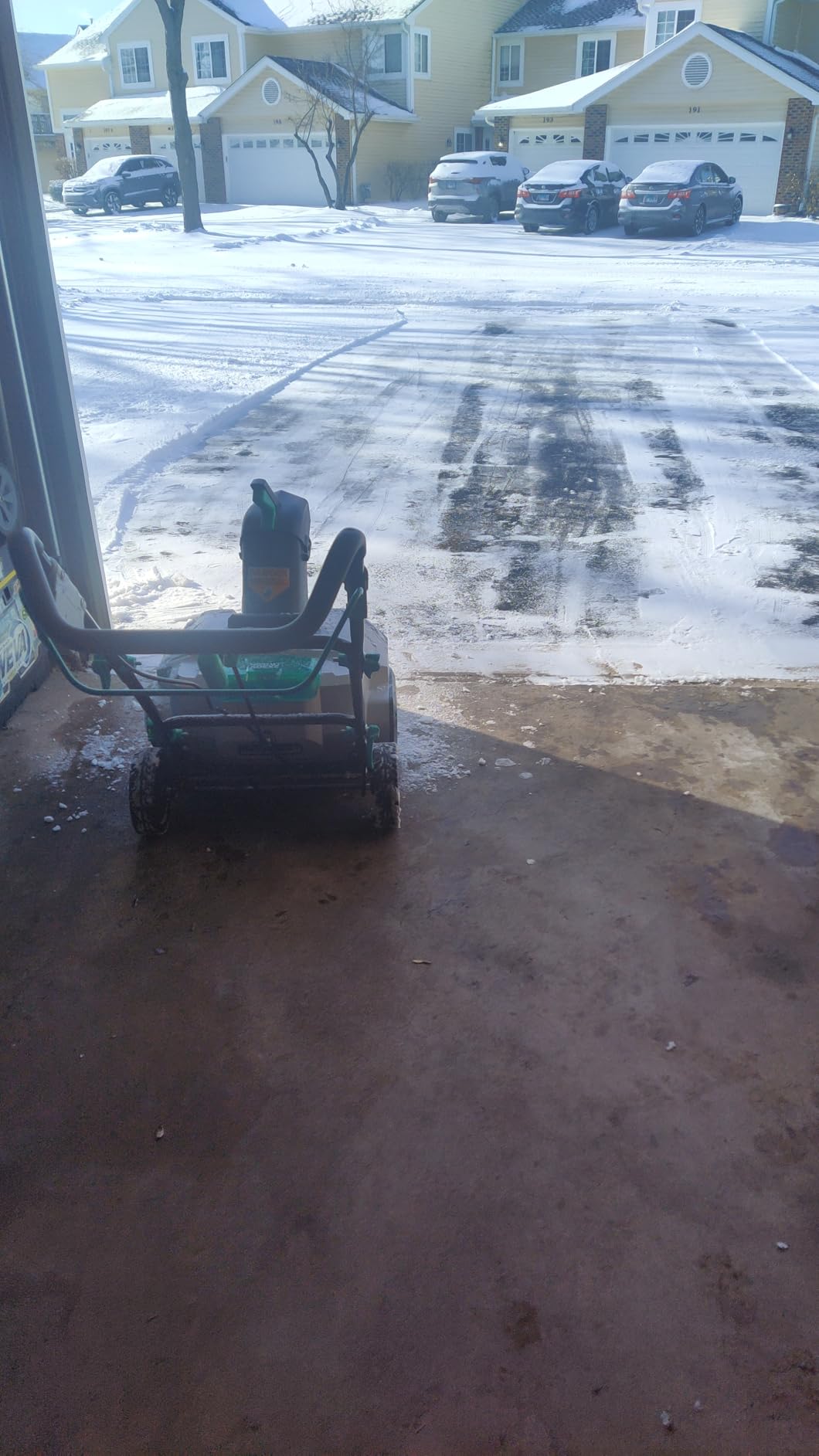 Electric Snow Blower, Cordless Battery Powered Snow Thrower for Driveway and Sidewalk Clearing customer photo 1