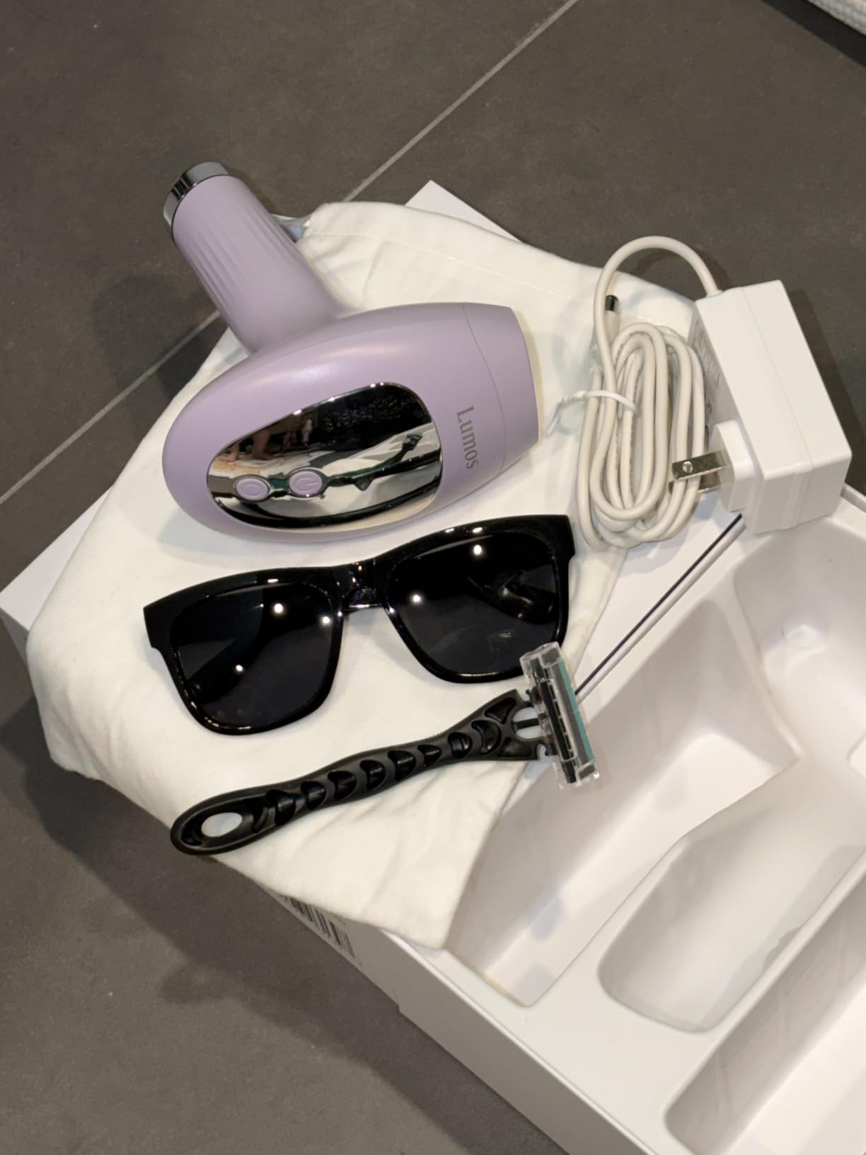 MICHAEL TODD BEAUTY - LUMOS Laser IPL Hair Removal Device for Women and Men, 50°F CoolMax Technology, 999,999 Flashes, 3 in 1 with Skin Sensor for Nearly Painless, Permanent Hair Removal customer photo 2