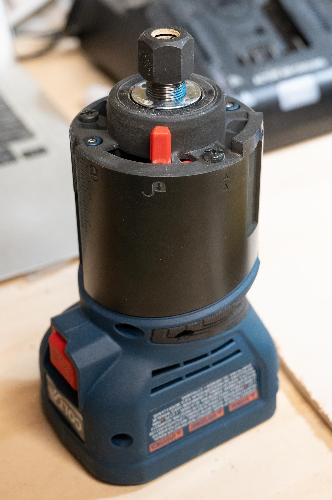 BOSCH GKF18V-25N 18V Brushless Colt Palm Router | Cordless Power and Precision for Woodworking Projects - Includes Dust Extraction System and Variable Speed Control (Bare Tool) customer photo 1