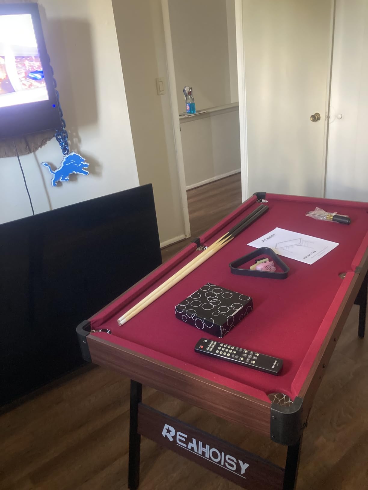 Folding Pool Table, Portable Billiard Game Tables for Kids and Adults, Mini Pool Table with Locking Legs, Adjustable Feet, Balls, Cues, Triangle, Chalk, Brush customer photo 2