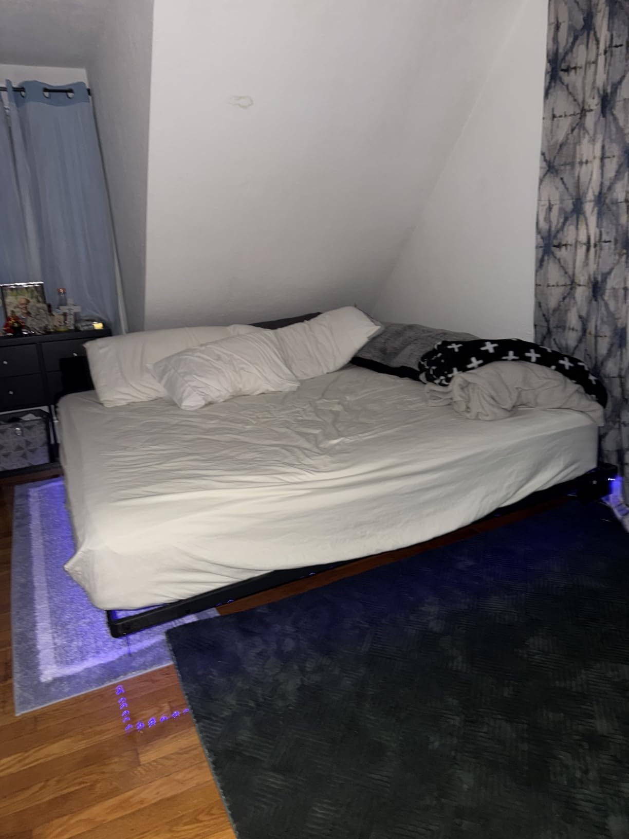 OLEVS Floating Bed Frame Full Size Metal with LED Light & Charging Station | Full Metal Platform Bed Frame with Smart LED, Charging Station, Modern Floating Bed, No Box Spring Needed, Easy Assembly customer photo 1