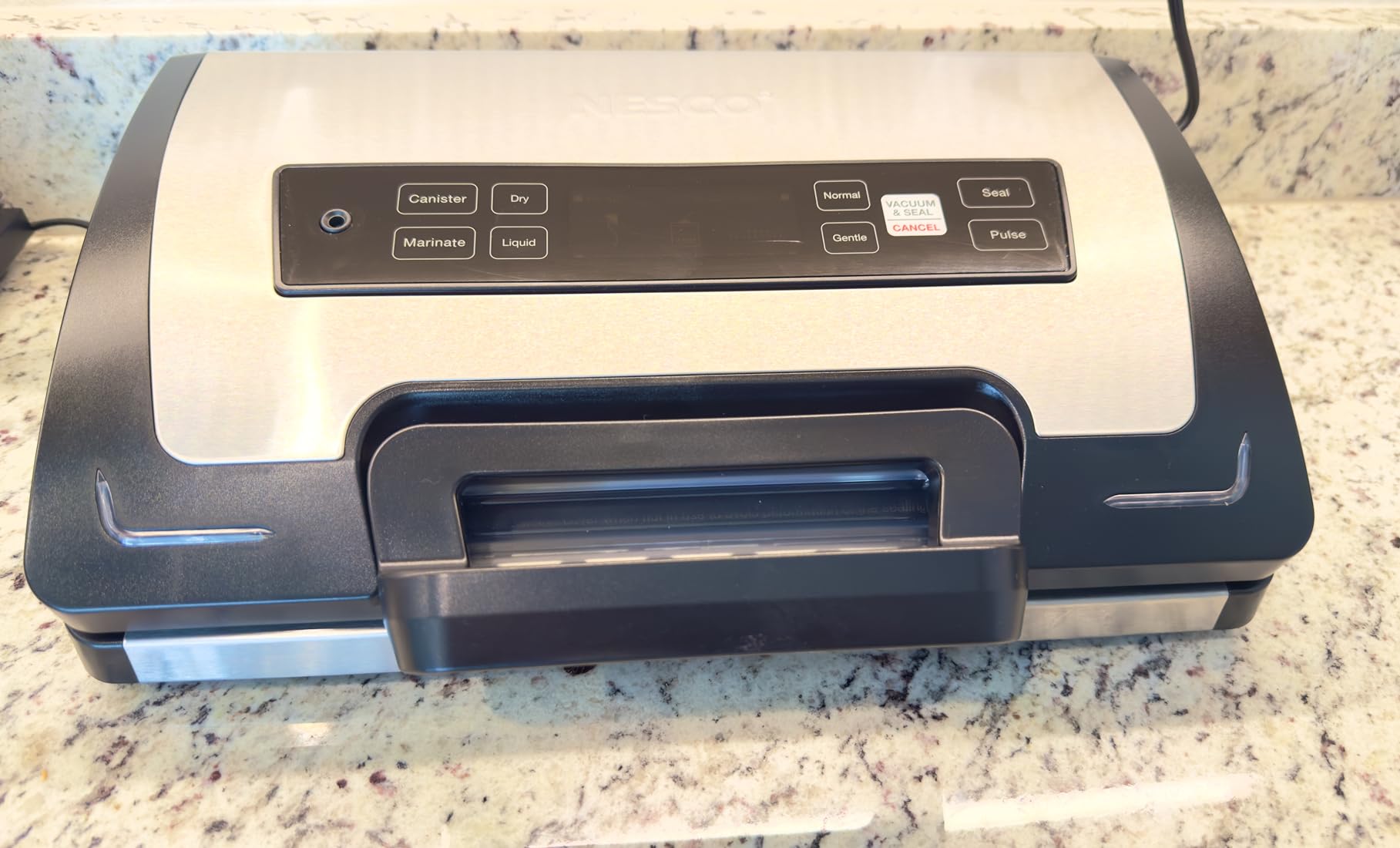 NESCO VS-22LB Premium Vacuum Sealer for Home Food Storage, Electric Sealing System with LiquidLock Technology customer photo 2