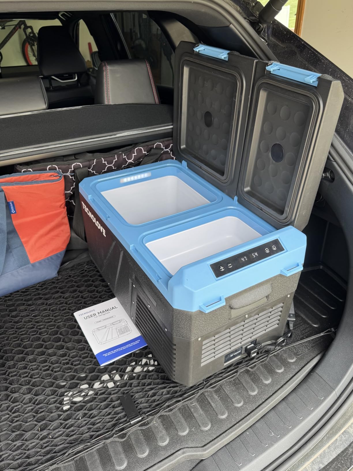 25L Car Refrigerator Freezer, 27QT Dual-Compartment Portable Cooler with Reversible Door, 100-240V AC / 12V / 24V DC Powered, Touchscreen Control, LED Light, -4℉ to 68℉, Ice Blue customer photo 1