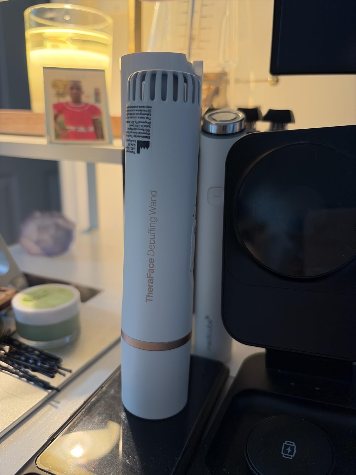Therabody TheraFace Depuffing Wand - Cold and Heat Skincare Treatment to Depuff and Glow; Beauty Wand, Face Roller and Eye Massager for Eye Puffiness, Dark Circles and Skin Radiance (White) customer photo 1