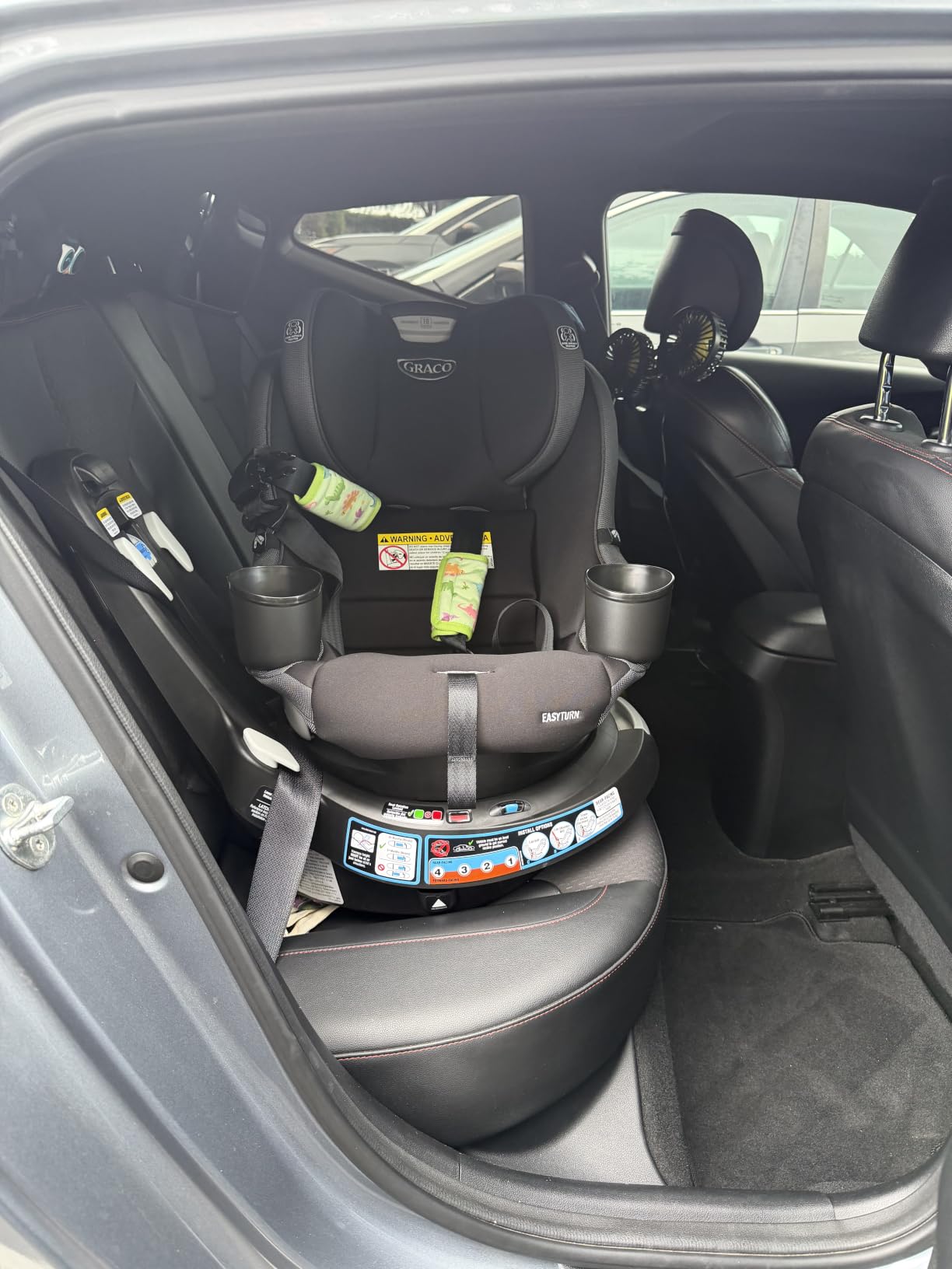Graco EasyTurn 360 2-in-1 Rotating Convertible Car Seat, 360 Degree Rotating Infant to Toddler Rotating Car Seat, 2 Modes Rear and Forward Facing, Slim Design, Solae customer photo 2