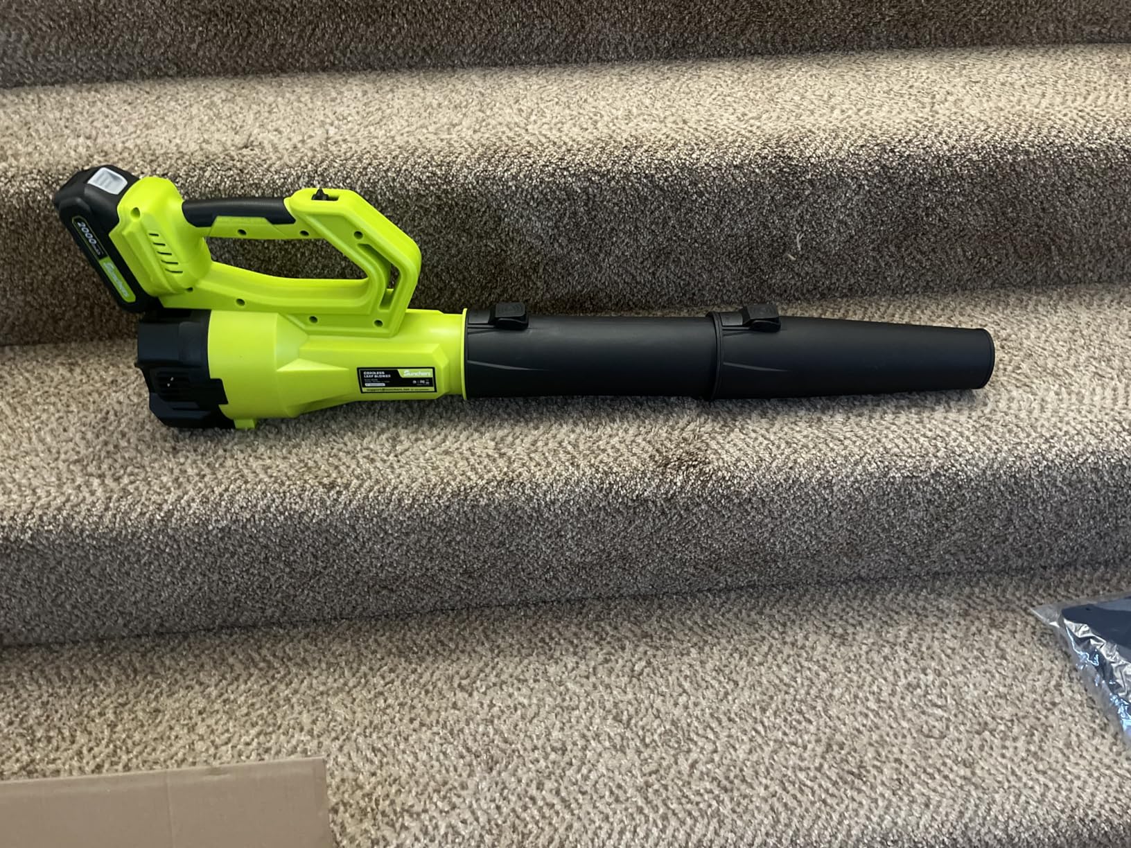 SUNCHERS Leaf Blower Cordless with 2 Batteries and Charger, Electric Battery Powered Cordless Leaf Blower, Portable Lightweight Handhold Blowers for Blowing Leaves, Patio Cleaning, Lawn Care and Dust customer photo 2