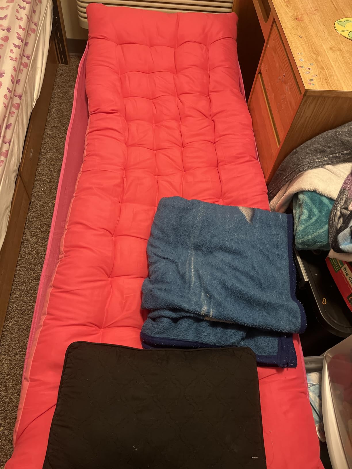 Suteck Camping Cot, 32In XXL Heavy Duty Sleeping Bed for Adults | 1200D Double Layer Oxford Cots for Camping W/Pillow Mattress Carry Bag for Home Office Nap Beach Travel, 900LBS customer photo 1