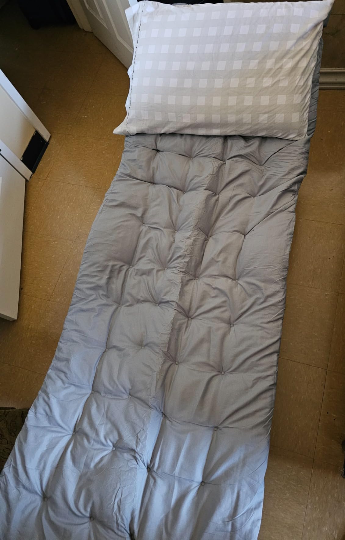 Suteck Camping Cot, 32In XXL Heavy Duty Sleeping Bed for Adults | 1200D Double Layer Oxford Cots for Camping W/Pillow Mattress Carry Bag for Home Office Nap Beach Travel, 900LBS customer photo 2