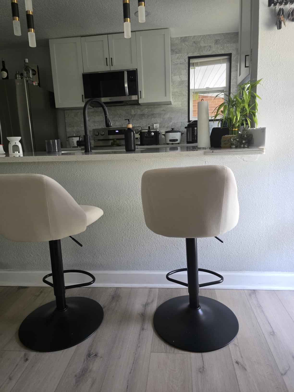 COLAMY Bar Stools Set of 2, Modern Swivel Bar Chairs, Adjustable Upholstered Barstools Counter Height with Full Backrest for Bar, Dining Room, Kitchen Island, Beige customer photo 2