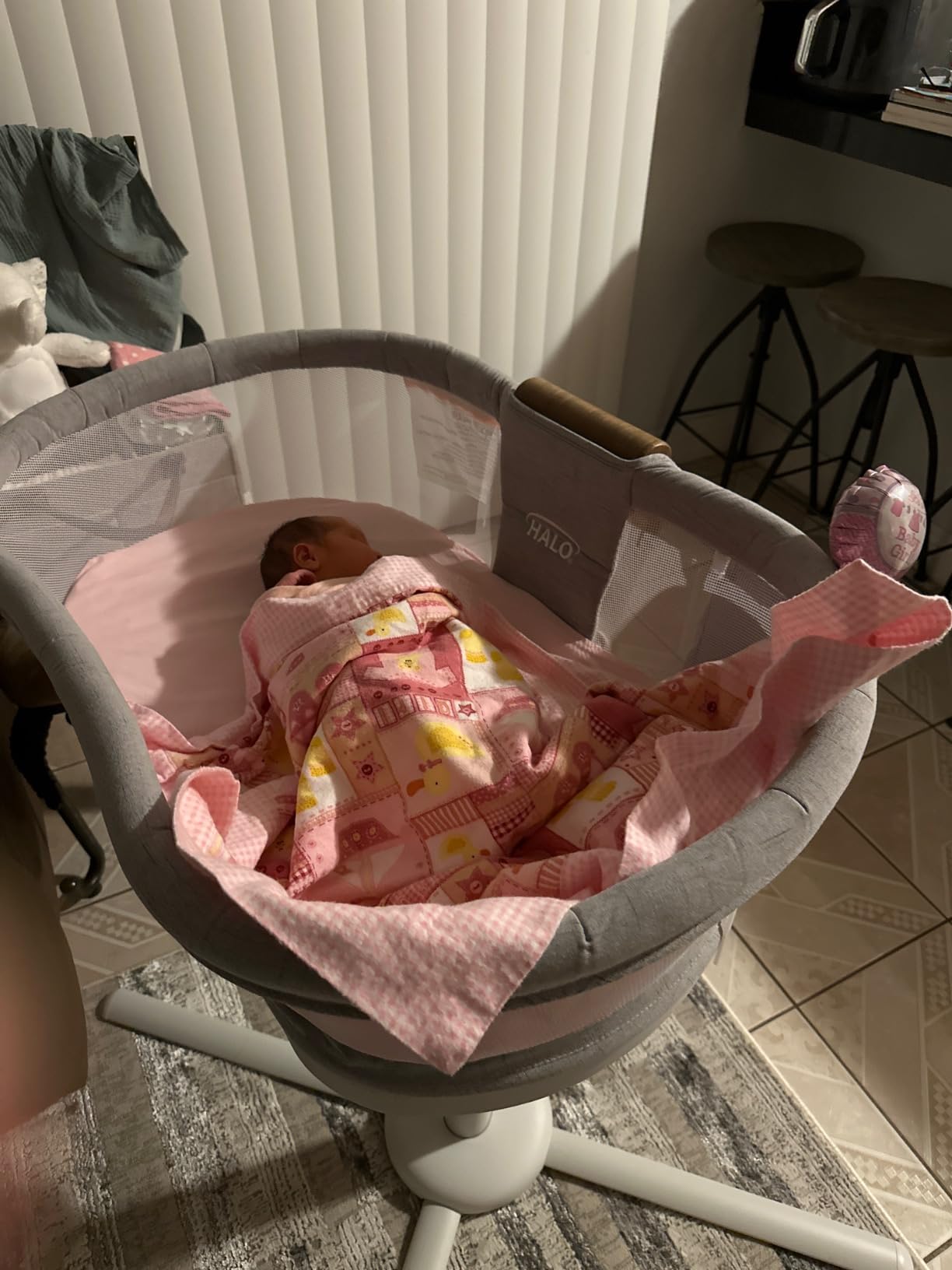 HALO BassiNest Connected Swivel Sleeper 3.0 - Smart Bassinet with AutoSoothe, 360° Swivel, Cry Detection, Rocking, Vibration & Soothing Sounds, Easy Lowering Wall for Postpartum Recovery customer photo 1