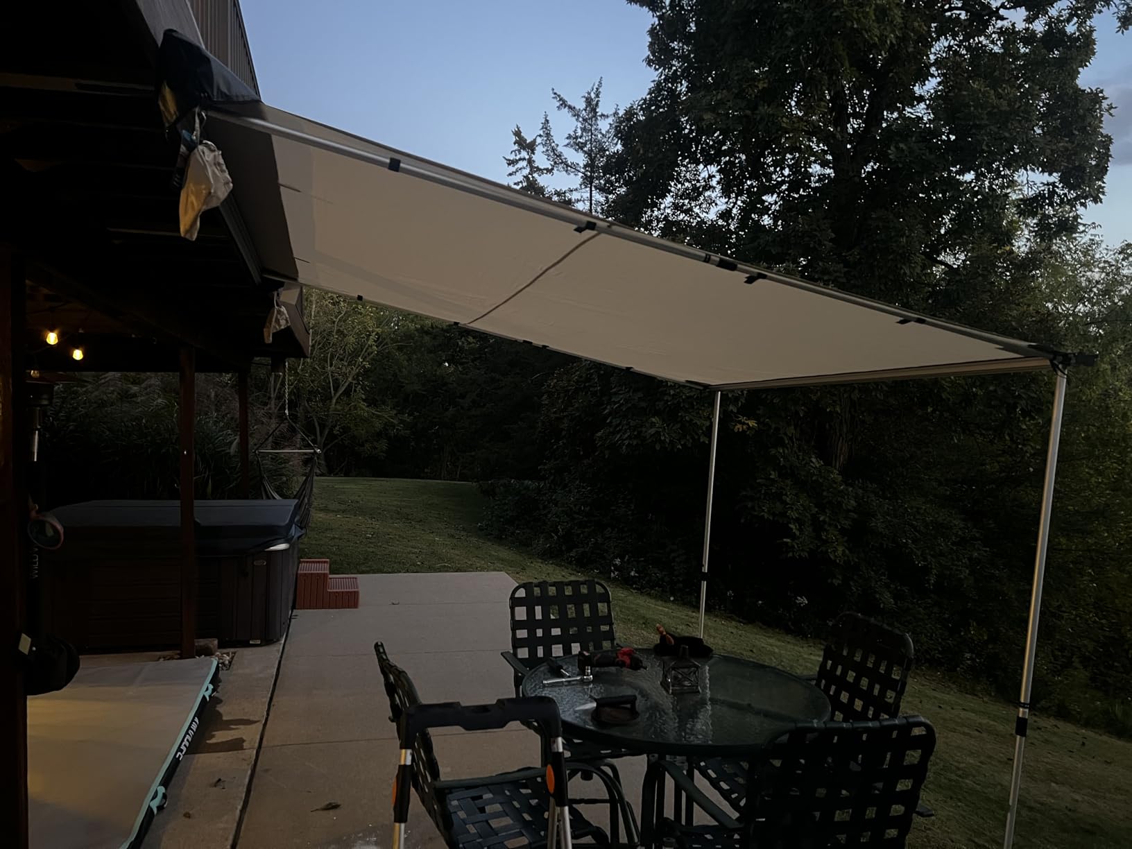 DMH OUTDOORS Vehicle Awning 8.2'x8.2' Roof Rack Pull-Out Sun Shade with UV Protection and Waterproof PU1000mm, Retractable Easy Up Camper Awning, Jeep/SUV/Truck/Van/RV Awning for Camping and Overland customer photo 2