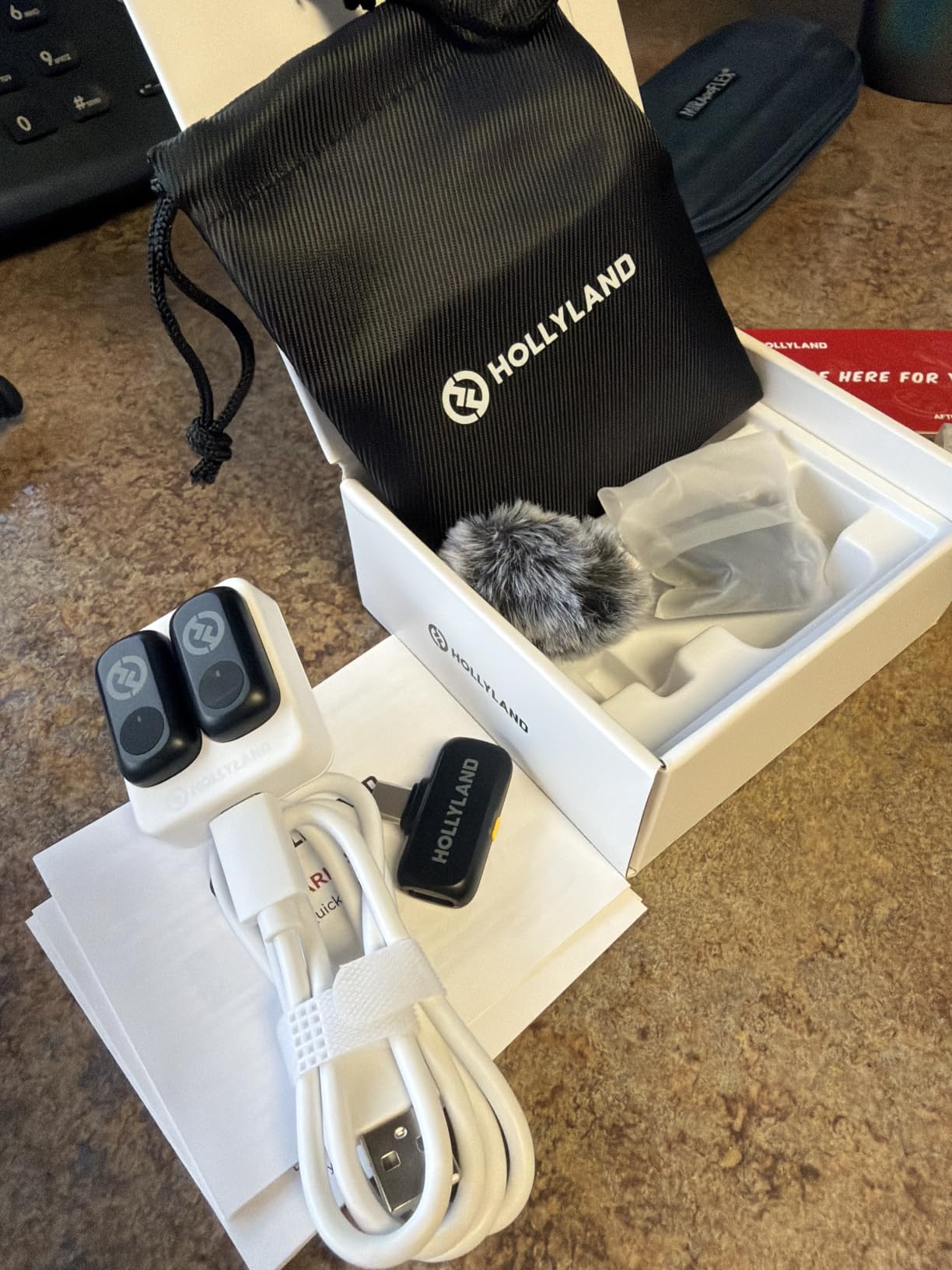Hollyland Lark A1 Wireless Microphone for iPhone & Android, 48kHz/24-bit Studio Audio, 3-Level Noise Cancellation, 200m Range, Magnetic Mini Mic for Video Recording & Live Streaming (2TX + USB-C RX) customer photo 1