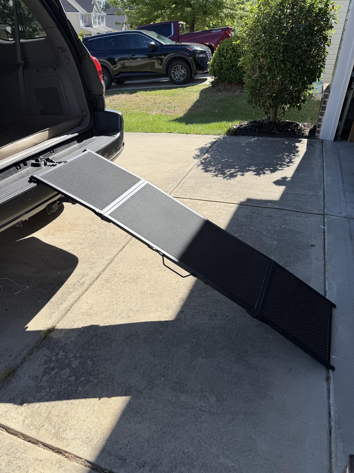 Pawaboo 74'' L & 20'' W Longest Dog Ramp for Car - Extra Wide Portable Pet Dog Ramps for Large Dogs, Dogs Cars Ramp for Car SUV/Truck/RV/Bed, Lightweight Ramps with Non-Slip Mesh Up to 250LBS, Black customer photo 1