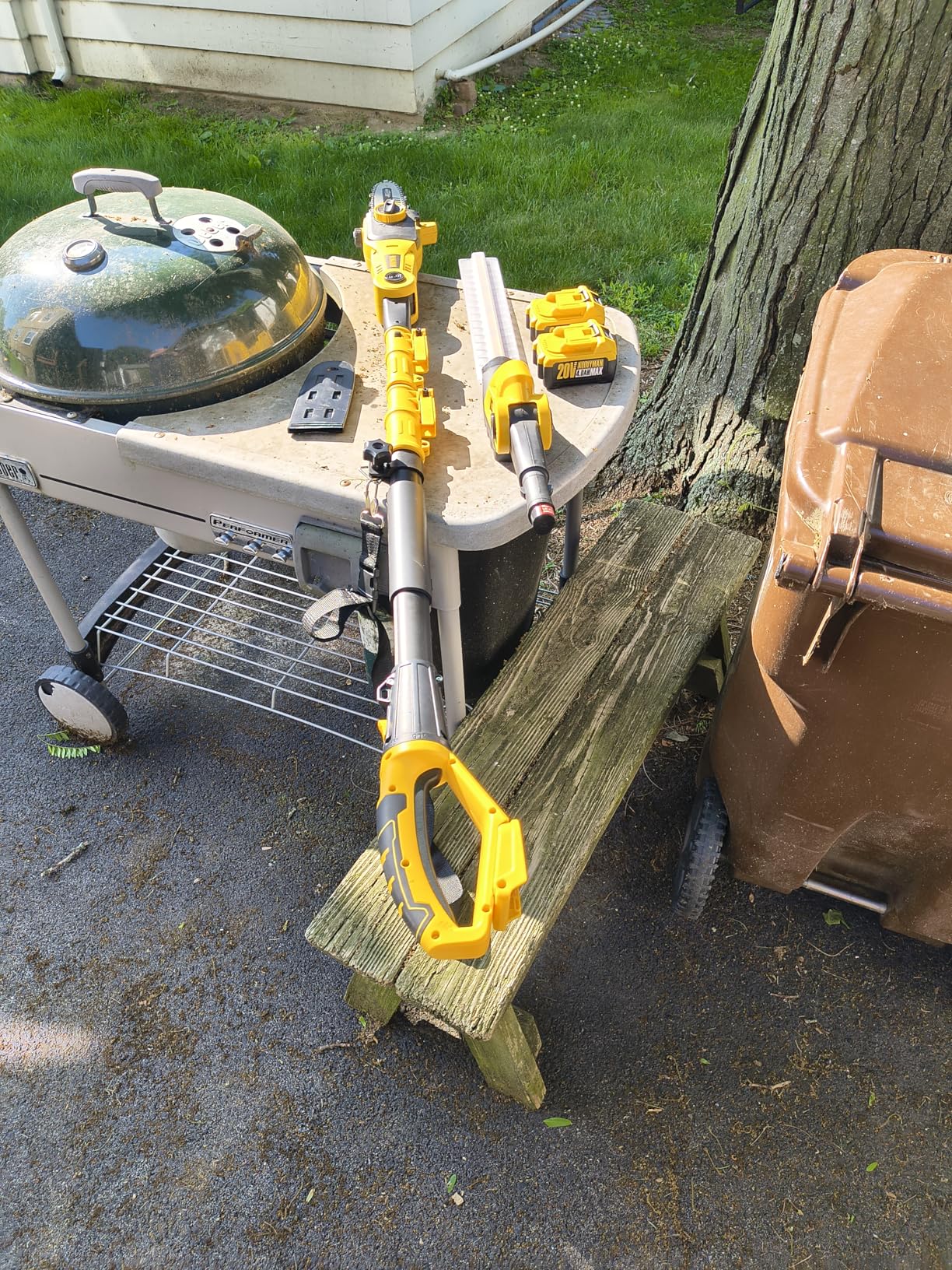 Alloyman 2-in-1 Telescopic Cordless Pole Hedge Trimmer 16'' & Pole Saw 8.6'' | 2x4.0Ah batteries, 180° rotating handle, auto chain oiler, tool-free tensioning customer photo 1