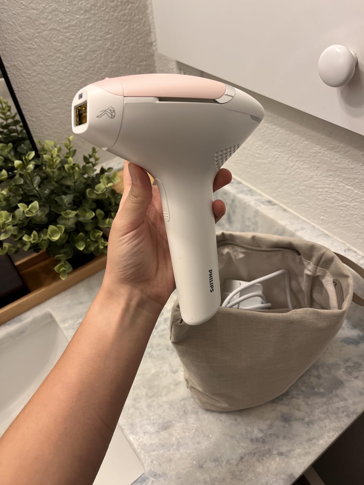 Philips Lumea IPL - Salon-like Laser Hair Removal, Permanent Hair Reduction Device At Home for Body and Facial Hair Removal for Women with Unique UV Filter for Face - 5 Settings, Skin Sensors, BRI932/03 customer photo 2