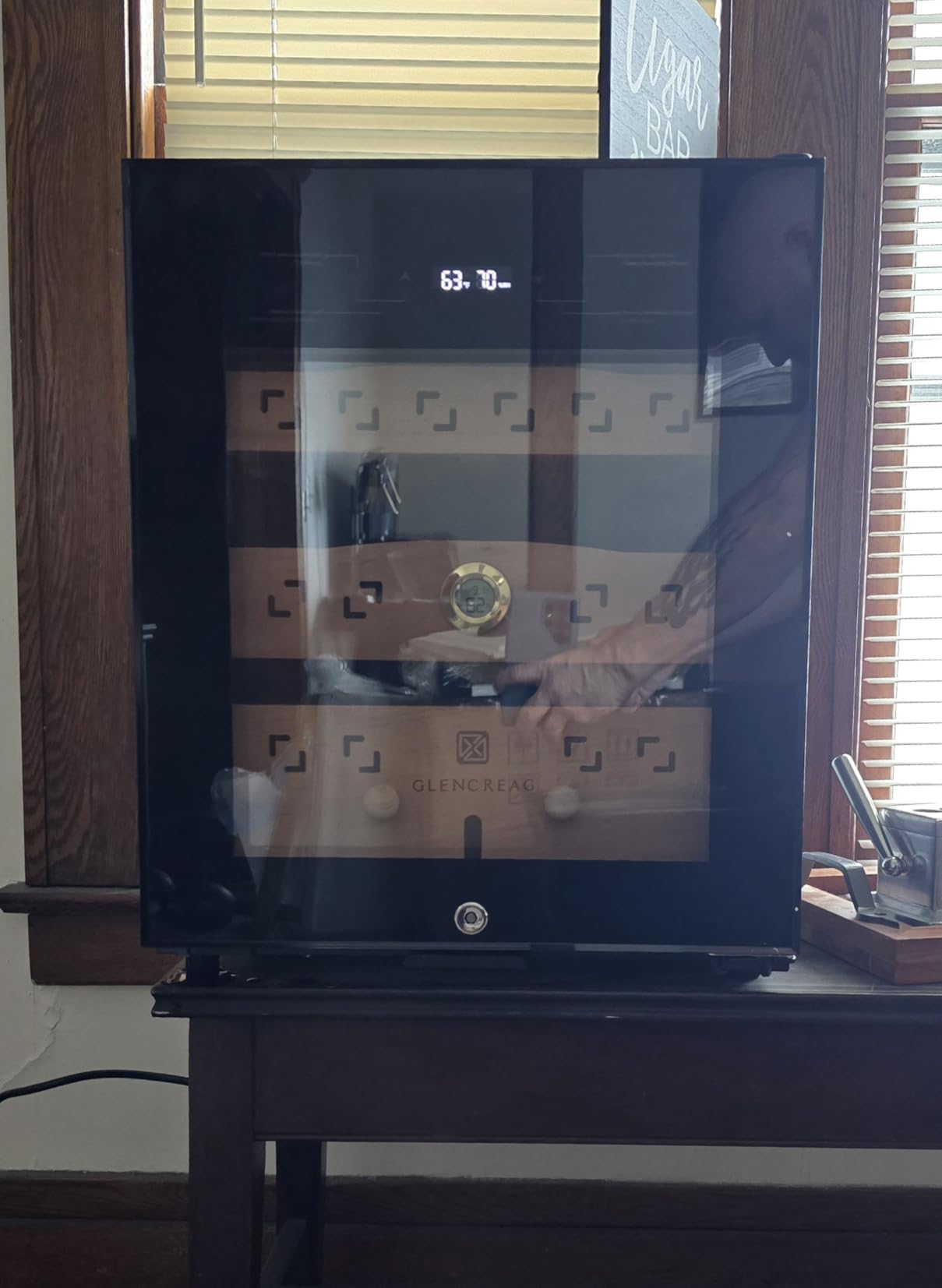 CM50D 50L Electric Cigar Humidor Cabinet with Compressor Cooling, 360° Circulation & Patented Ammonia Removal, Accurate Humidity & Temperature Control, Spanish Cedar Drawers, Lock & Light - 500 Counts customer photo 1