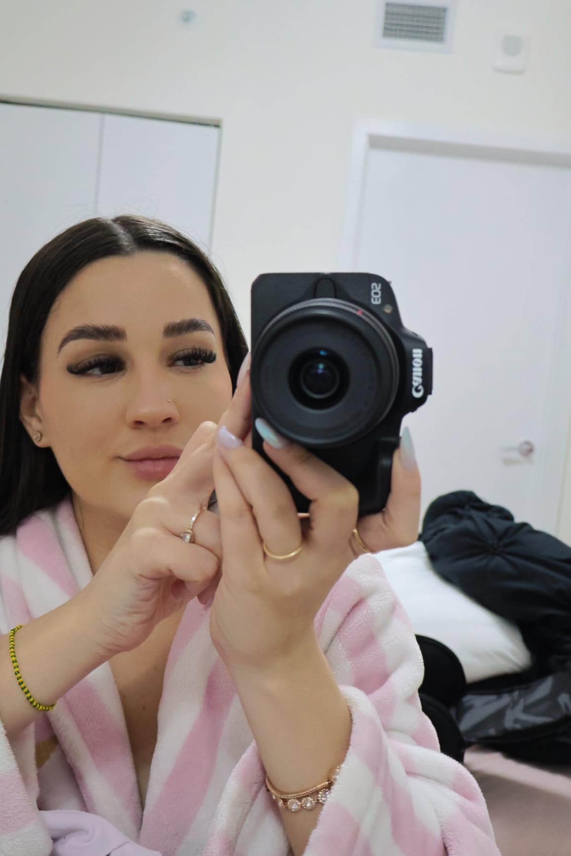 Canon EOS R50 Mirrorless Camera Kit with 18-45mm Lens, 4K Video, Dual Pixel AF II & Vari-Angle Touchscreen customer photo 2