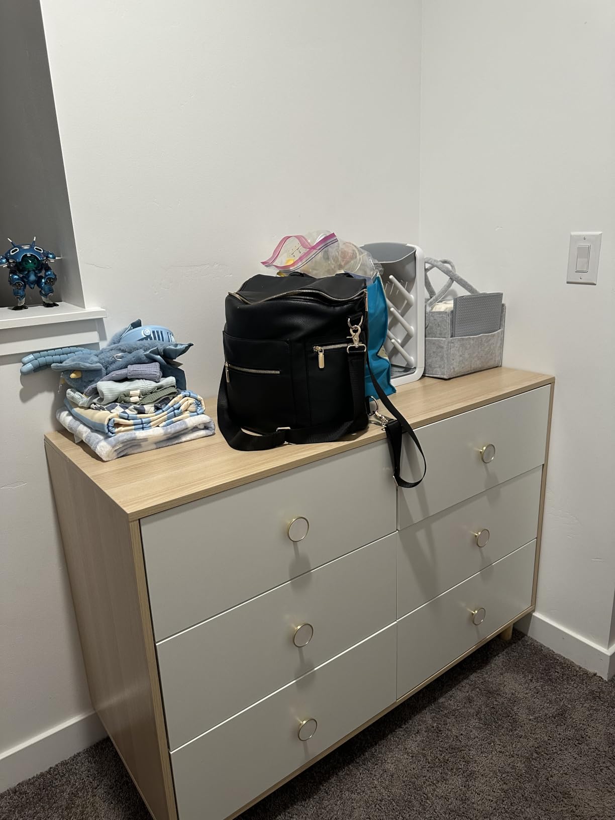 White Dresser for Bedroom, 6 Drawer Dressers with Solid Wood Legs, Baby Dresser for Kids, Storage for Clothes and Baby Essentials customer photo 1
