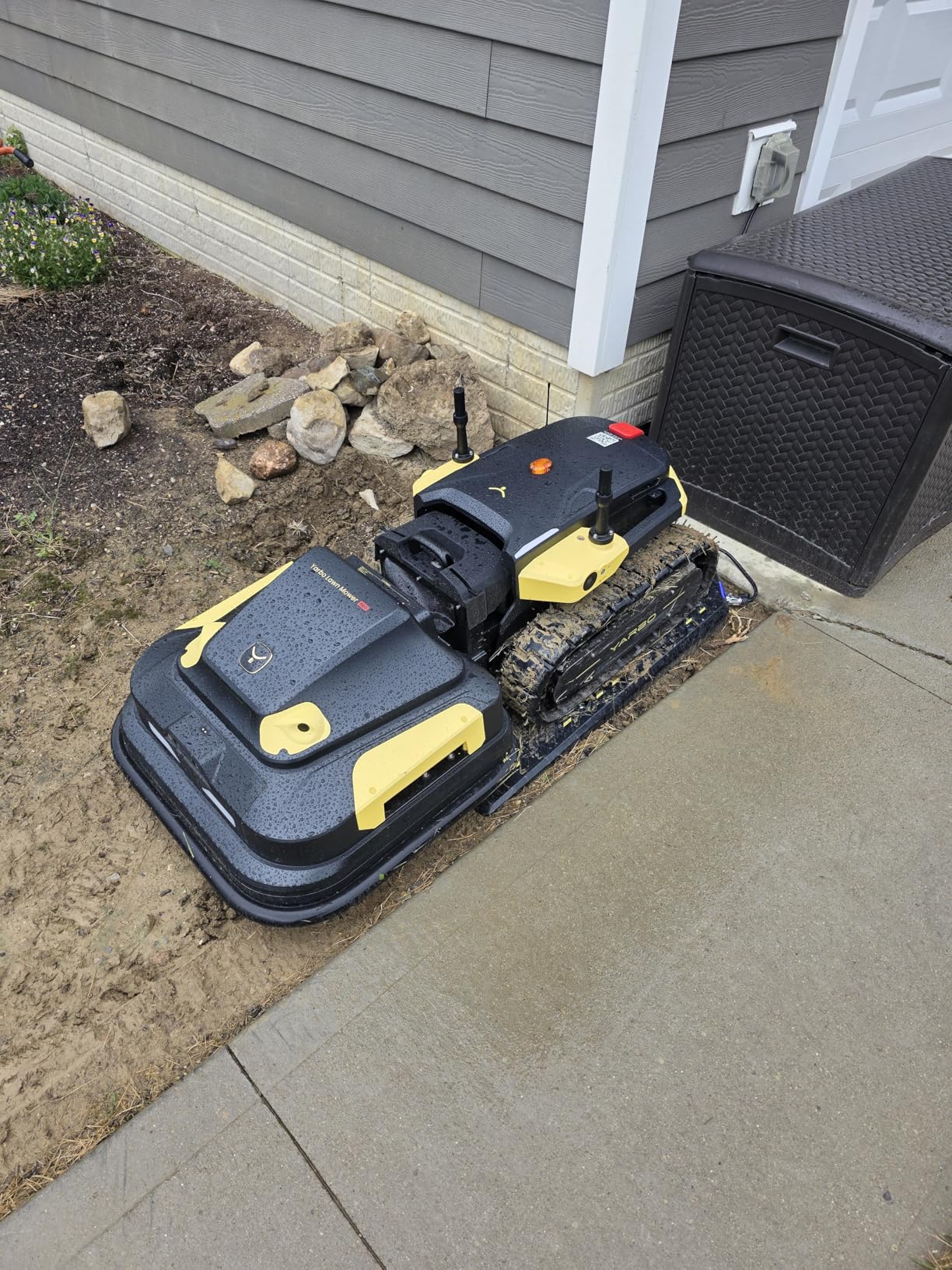 YARBO Robot Lawn Mower Pro with Modular Design for Large Yard up to 6 Acres, Perimeter Wire Free APP Control Robotic Lawnmower with 0.8