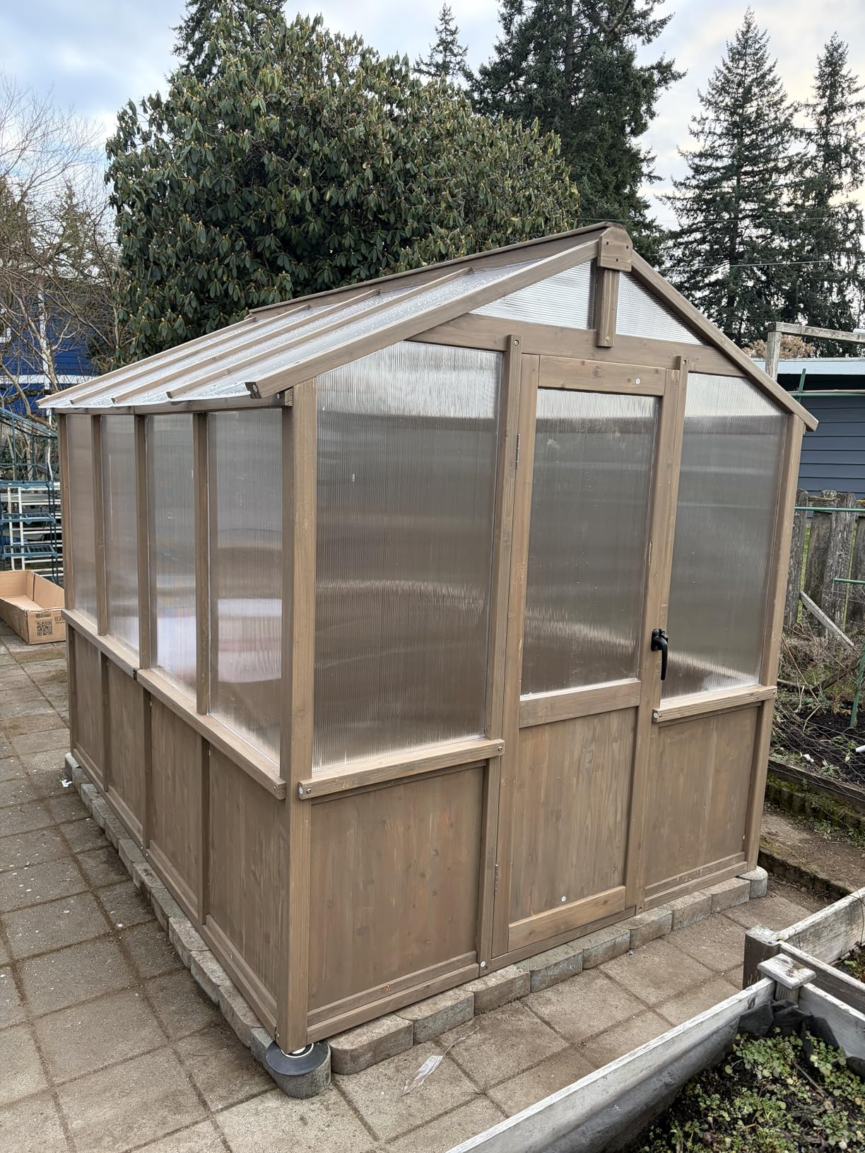 Aoxun 6x8 FT Wooden Greenhouse for Outdoors, 6MM Thick Polycarbonate Panel, Walk-in Green House Kit with Adjustable Roof Vent and Lockable Door, Heavy Duty Cedar Greenhouse, Backyard Garden, Natural customer photo 2