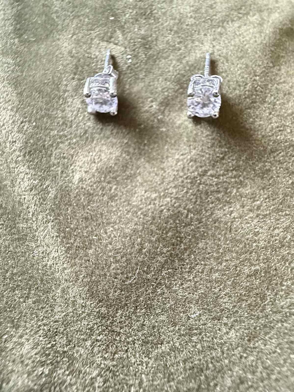 Moissanite Stud Earrings, 0.5CT-2CT 18K White Gold Plated Hypoallergenic Stud Earrings for Women Men, Round Moissanite Earrings Lab Created Diamond Stud Earrings D Color VVS1 customer photo 1