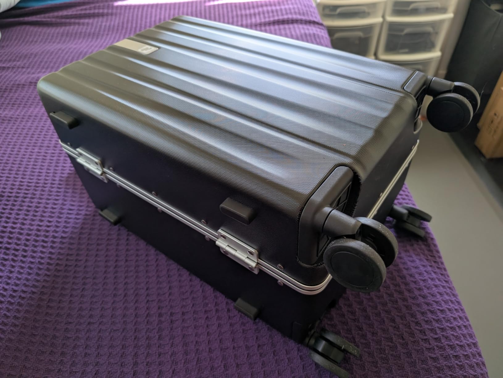 Hanke Premium 28 Inch Zipperless Extra-Large Checked Luggage, Aluminum Frame Hard Shell PC Suitcase with TSA Lock and Multi-Handle Design, 8 Quiet Spinner Wheels customer photo 1