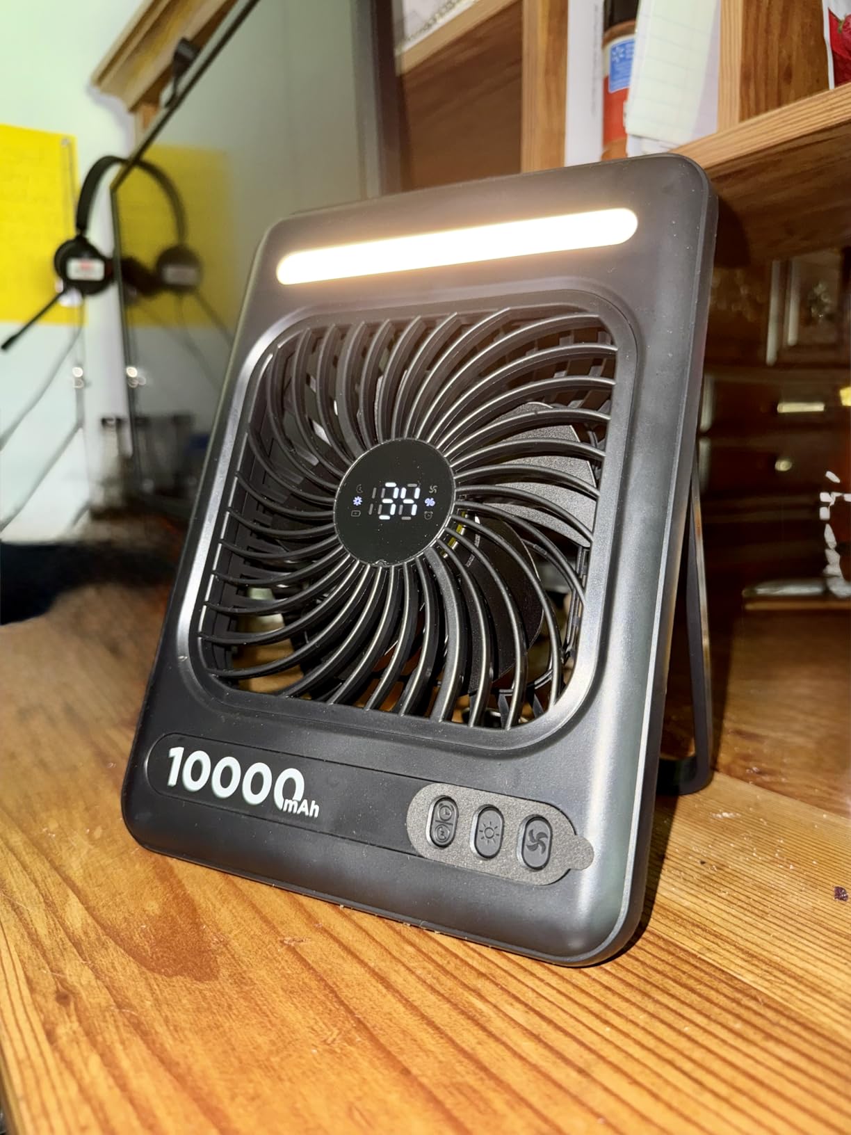 20000mAh Battery Powered Fan, Max 60H Runtime, Ultra-Slim Travel Fan, 5 Speeds Portable Rechargeable Fan with LED Lantern, 2/4/6/8 Timer Personal Camping Fan for Cruise Fishing Ship Tent Office Home customer photo 2