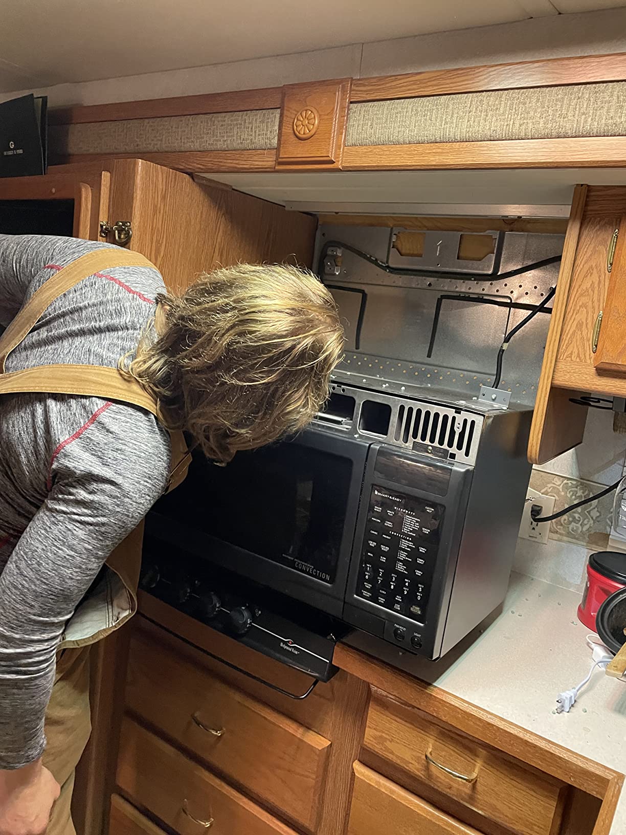 Sharp R1874T 30 in. 1.1 cu. ft. Over the Range Convection Microwave Oven | 1.1 cu. ft., 850W customer photo 1