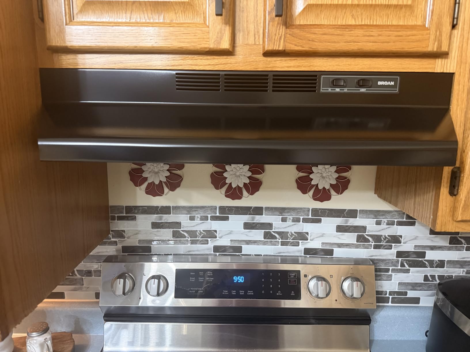 Broan-NuTone 413001 Non-Ducted Ductless Range Hood with Lights Exhaust Fan for Under Cabinet, 30-Inch, White customer photo 1