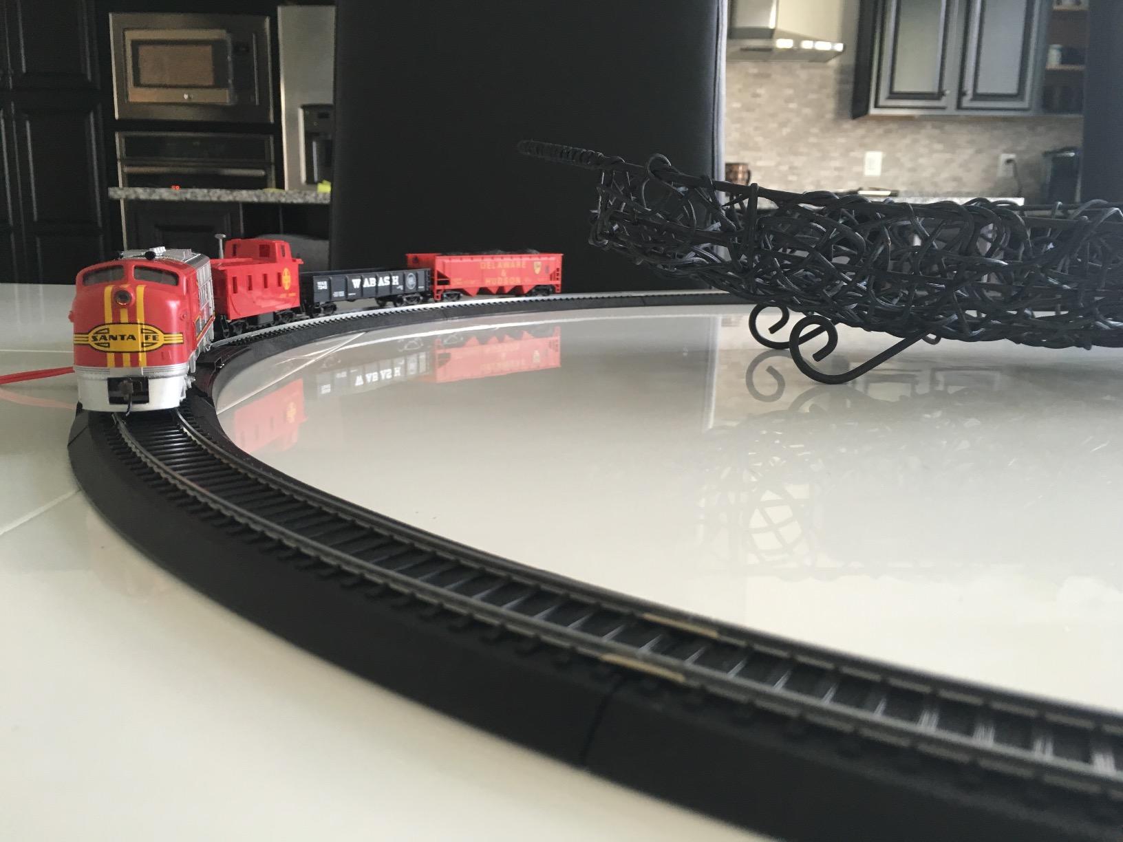 Bachmann Trains - Santa Fe Flyer Ready To Run Electric Train Set - HO Scale customer photo 2