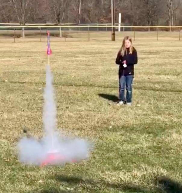Estes Hi-Flier Flying Model Rocket Kit, Intermediate Level for Ages 10+ customer photo 1