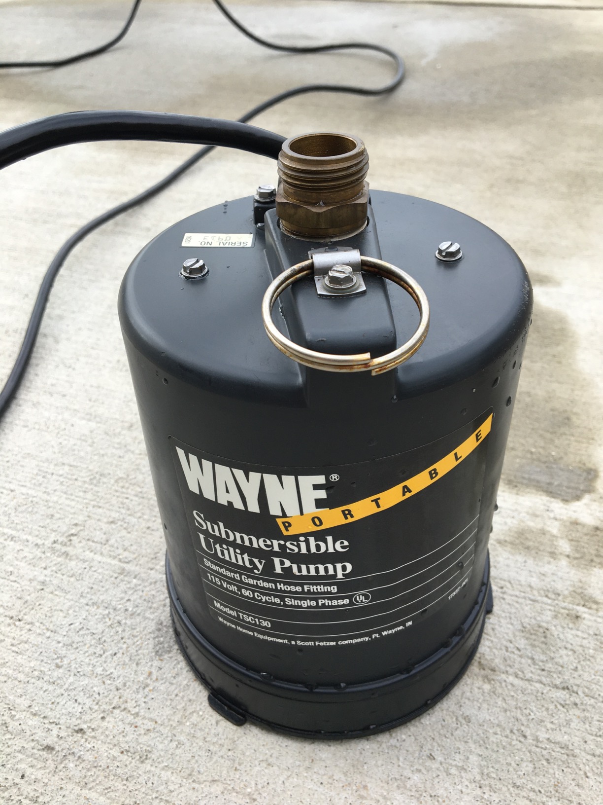 WAYNE TSC130 Submersible Utility Pump, 1/6 HP, 1,350 GPH | Portable indoor water removal, ideal for basements, reinforced thermoplastic construction customer photo 1