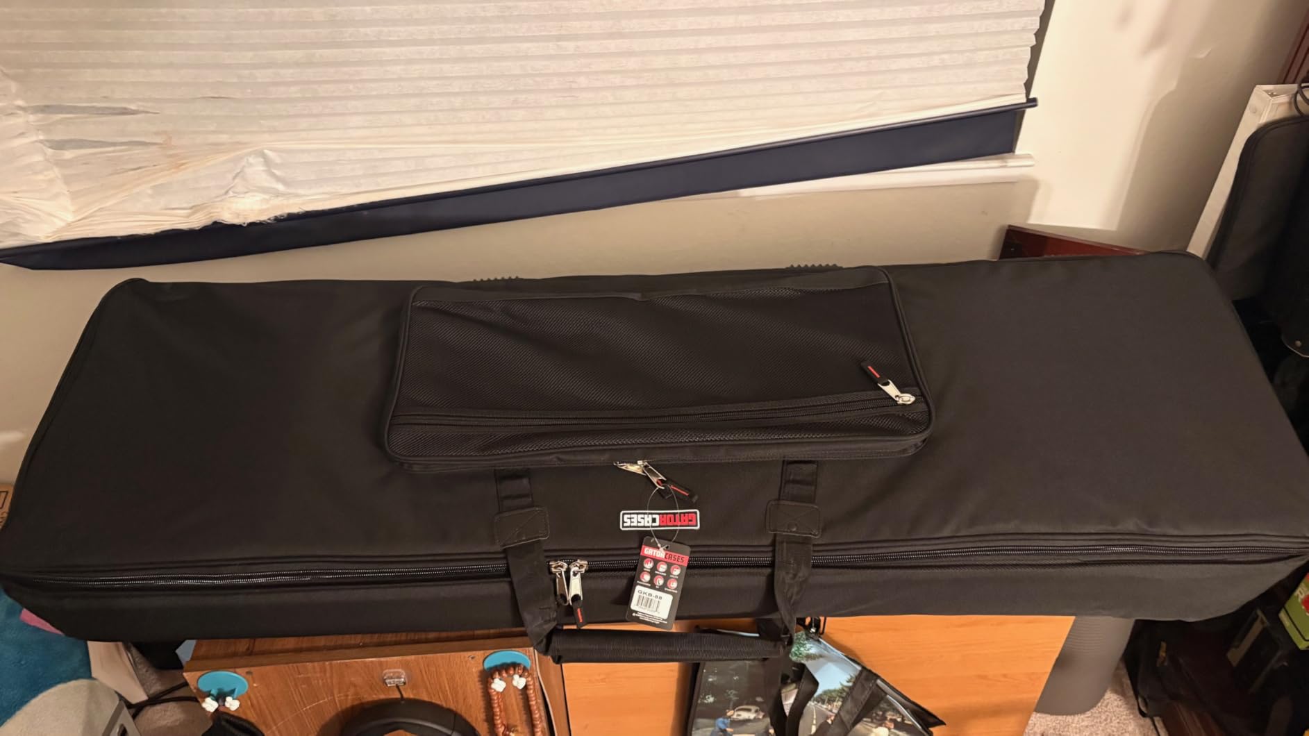 Gator Cases 88-Note Padded Keyboard Gigbag with Interior Security Straps (GKB-88) customer photo 2
