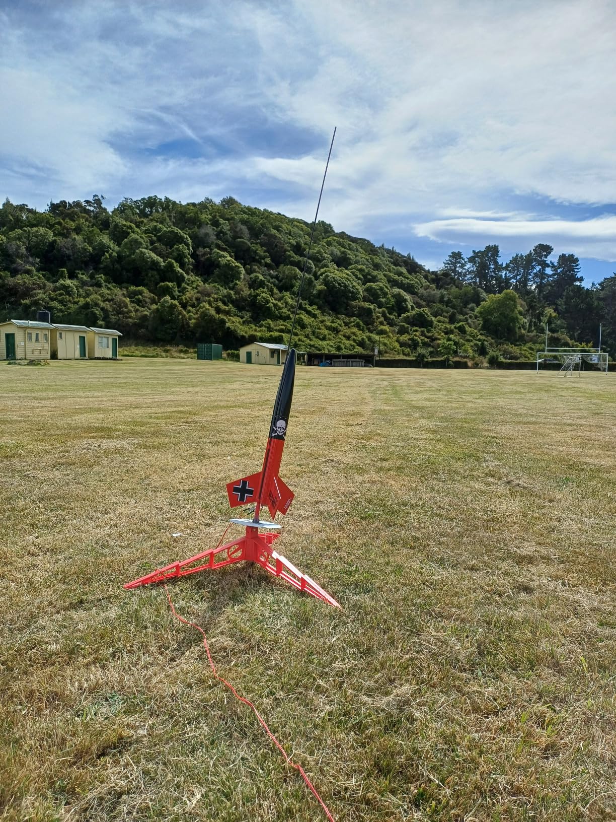 Estes 0651 Der Red Max Rocket-Building Kit, Intermediate Flying-Rocket-Model Kit for Ages 10+ customer photo 1