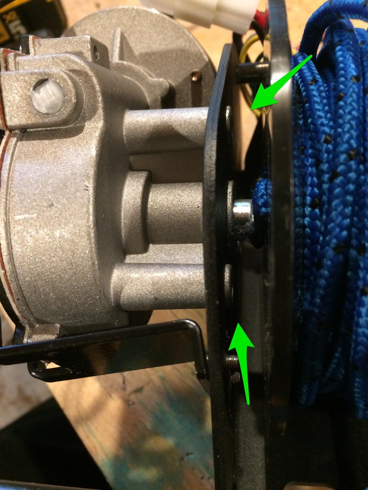 Camco TRAC Outdoors Pontoon 35-G3 Electric Boat Anchor Winch - Easy-to Operate & Features a High-Efficiency, 12-Volt DC, All Steel Gear Motor & 100-feet Pre-Wound Double-Braid Anchor Rope (69003) customer photo 1