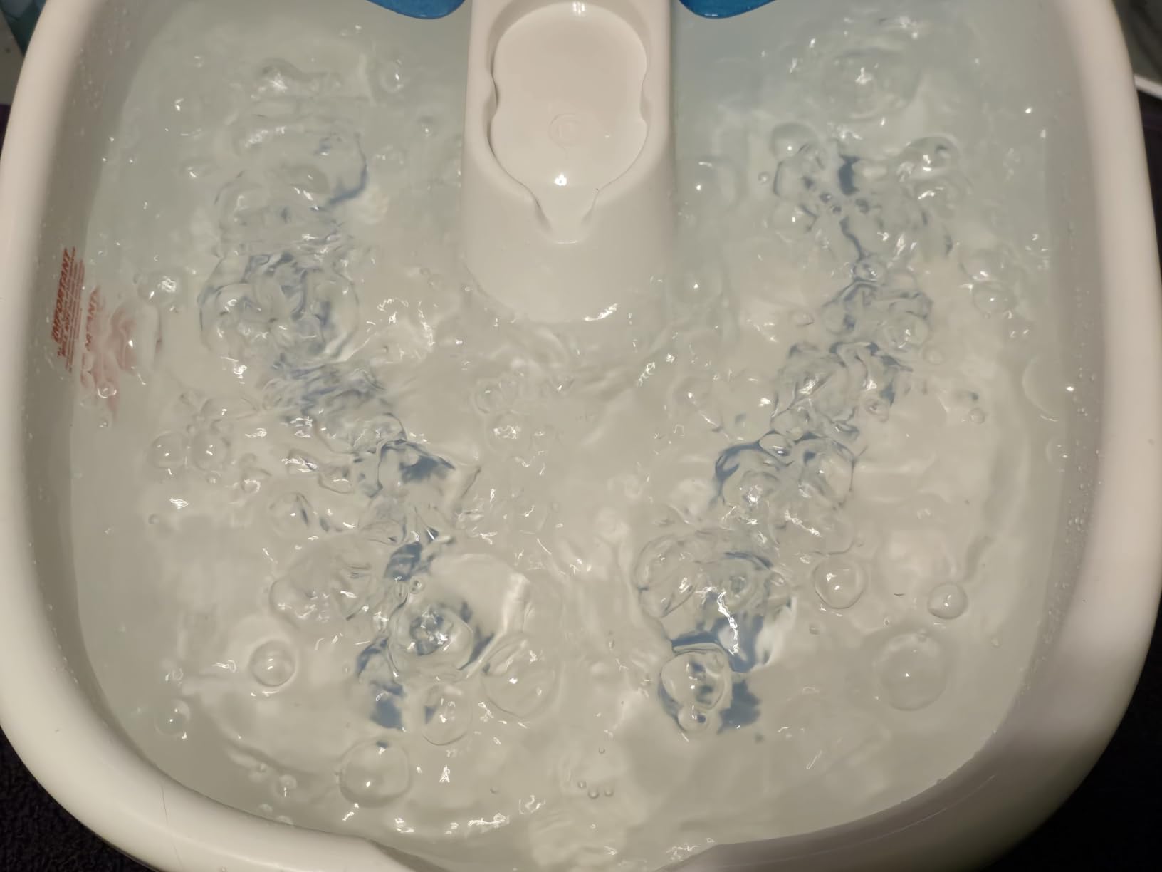 Homedics Bubble Mate Foot Spa, Toe Touch Controlled Foot Bath with Invigorating Bubbles and Splash Proof, Raised Massage Nodes and Removable Pumice Stone customer photo 2