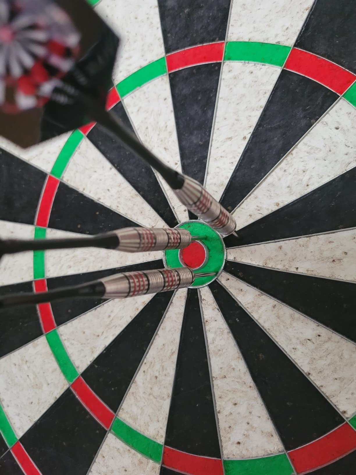 Viper Razorback WDF Accredited, Official Competition Bristle Steel Tip Dartboard Set with Staple-Free Razor Thin Spider Wire Self-Healing customer photo 1