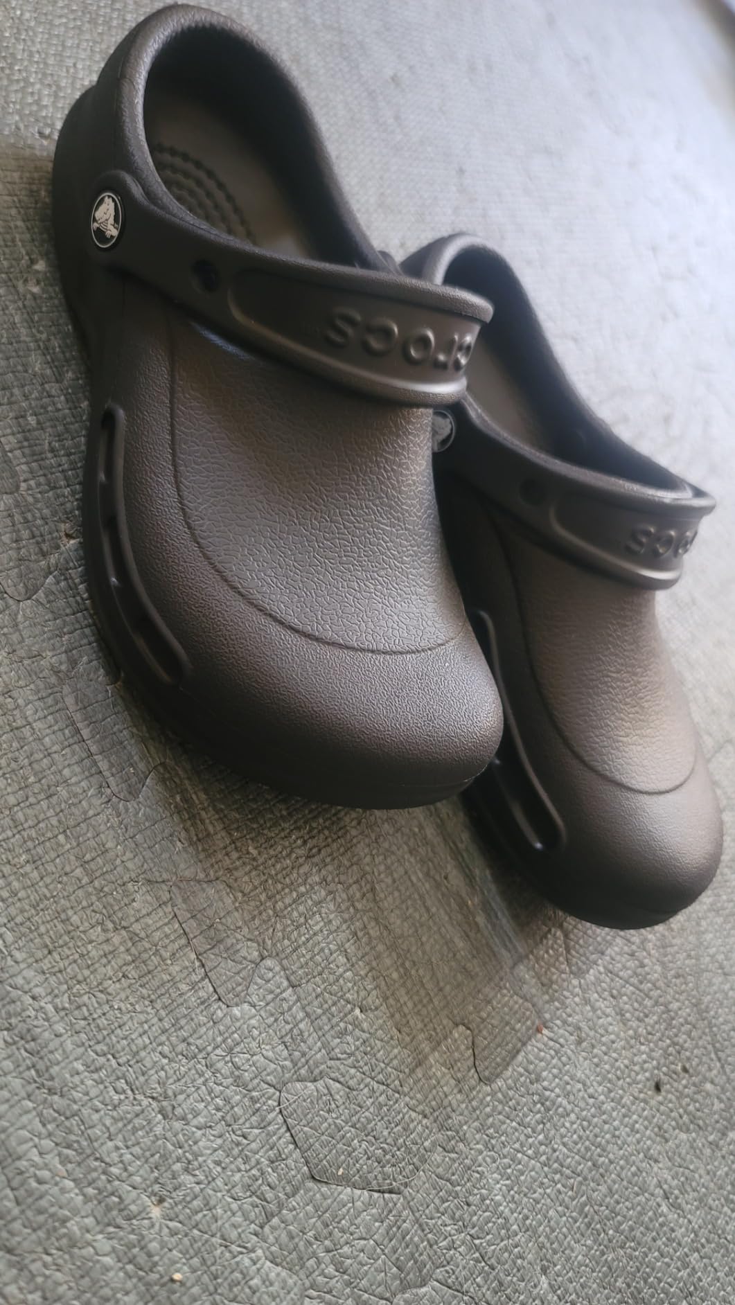 Crocs Unisex-Adult Bistro Work Clogs, Enclosed Toe, Slip Resistant Shoes | All Day Comfort at Work, Slip Resistant, Healthcare, Hospitality, Food Service Workers, Easy to Wipe Clean, ASTM Certified customer photo 1