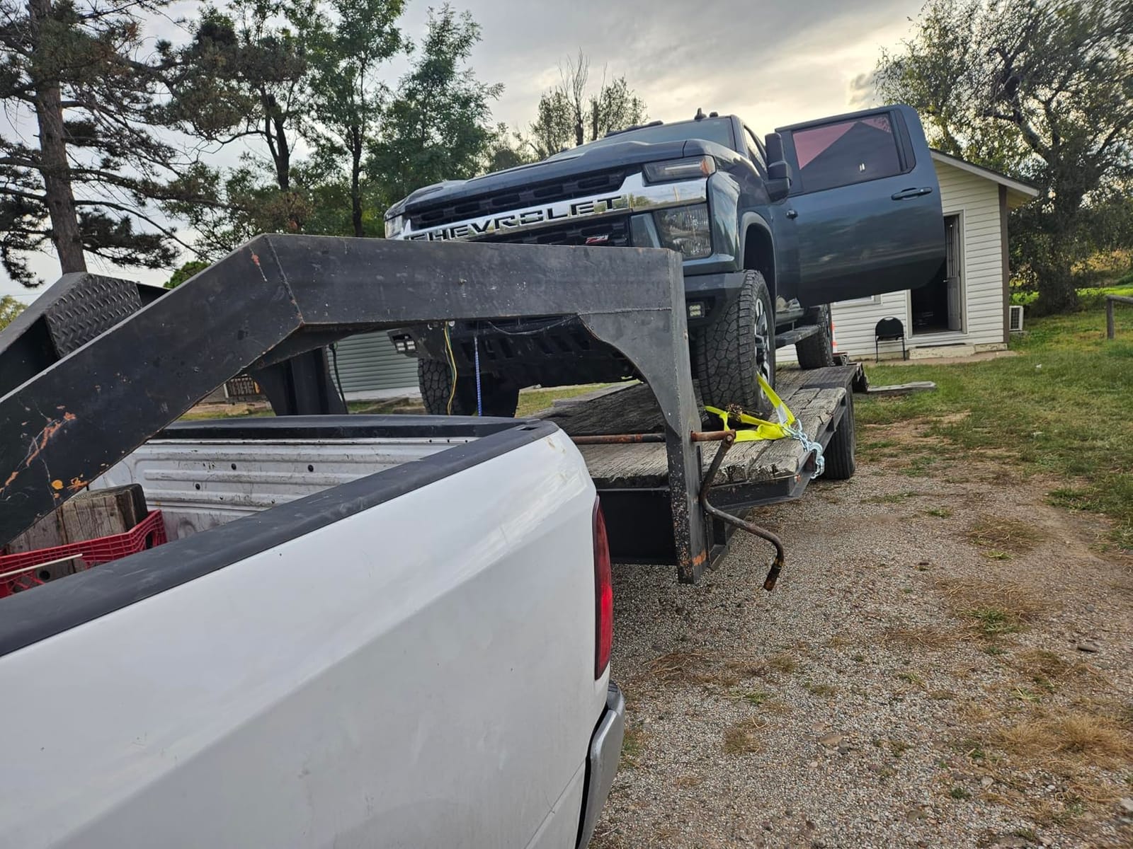 CURT 16055 5th Wheel Rail Gooseneck Hitch, 25,000 lb, 3