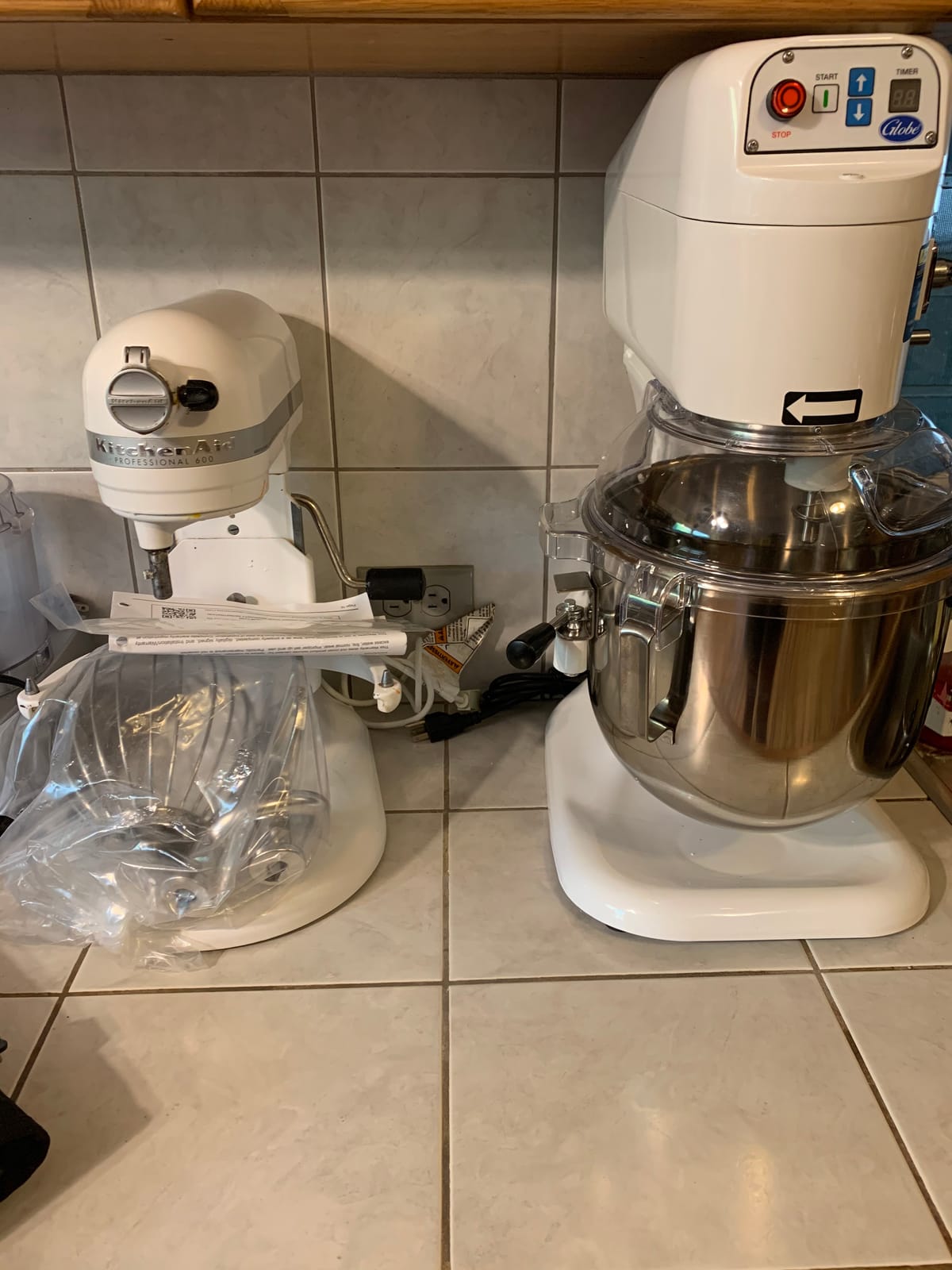 Globe Food Equipment SP08 8-Quart 3-Speed Countertop Planetary Mixer, Stainless Steel, 115 V, NSF customer photo 1