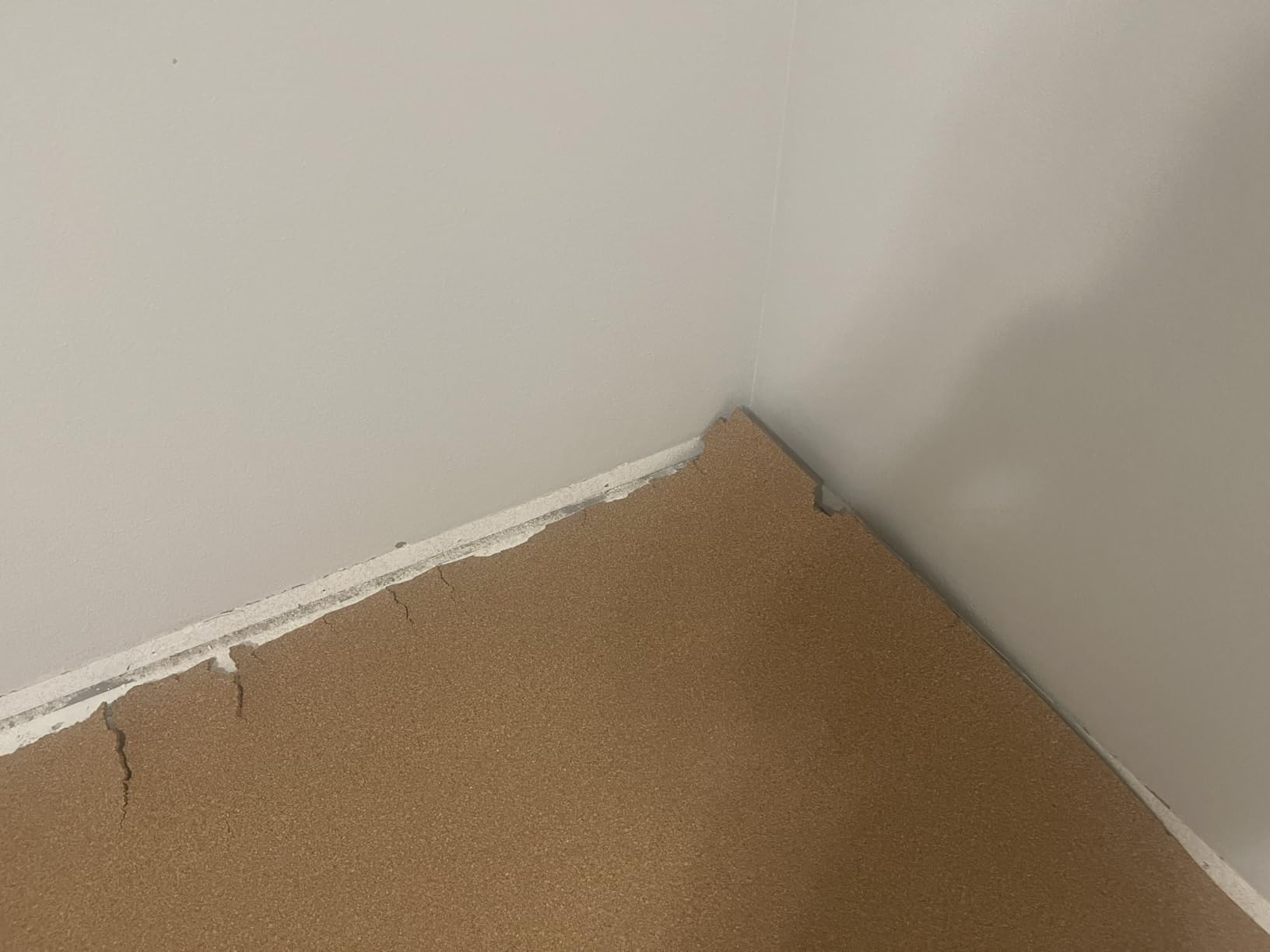 QEP 72000Q Natural Cork Underlayment Roll - 4 ft. Wide x 50 ft. Long x 6 mm Thick - 200 sq. ft. customer photo 2