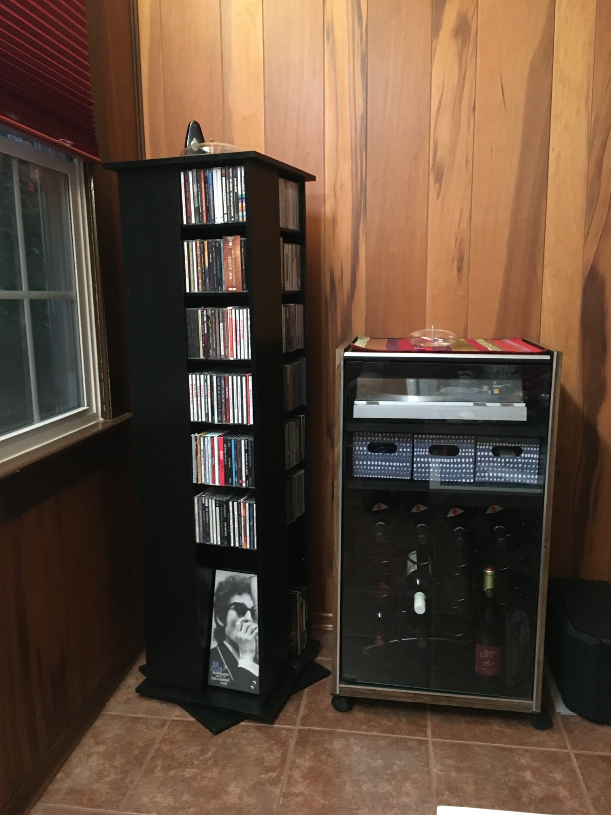 Venture Horizon Revolving Media Tower 600 Black customer photo 2