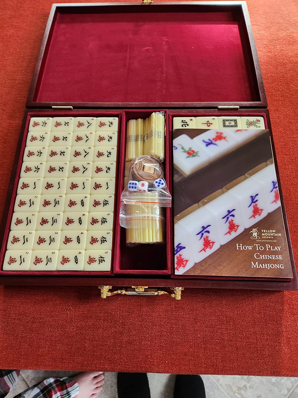 Yellow Mountain Imports Classic Chinese Mahjong Game Set, Champagne Gold - with 148 Medium Size Tiles and a Wooden Case - for Chinese Style Game Play customer photo 2