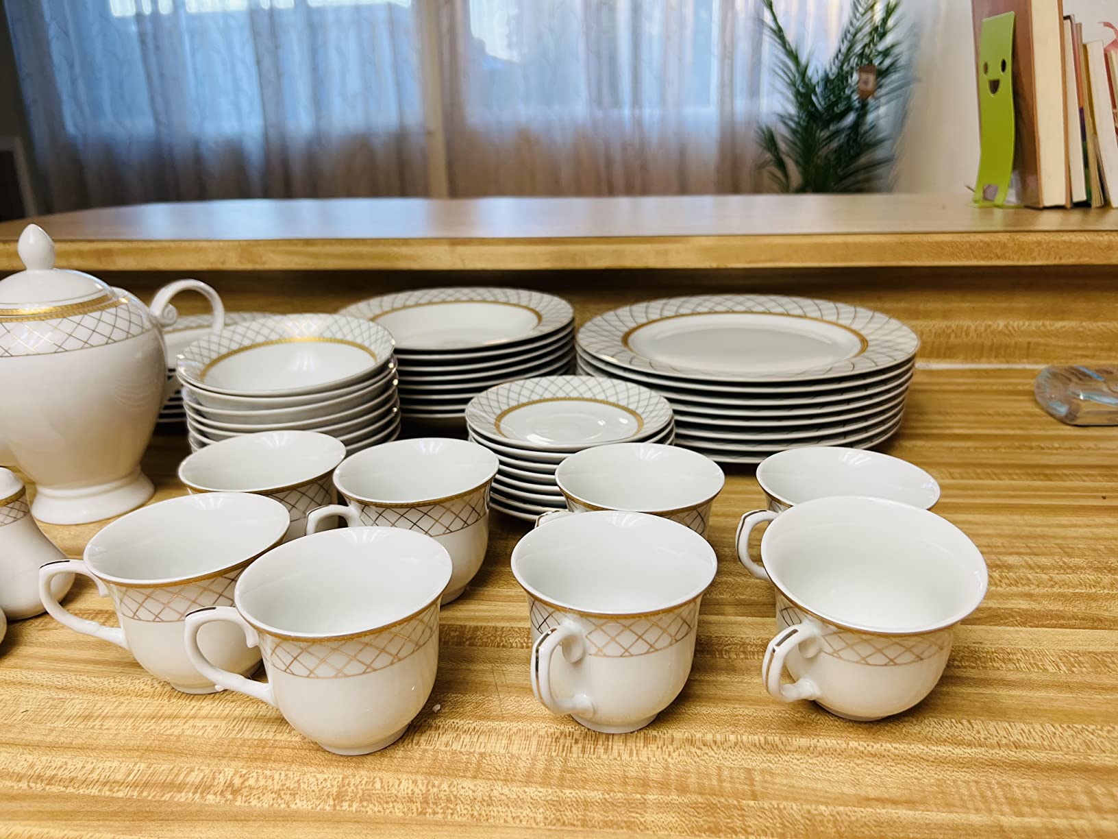 Lorenzo Amelia 57-Piece Dinnerware Set, Service for 8 customer photo 2