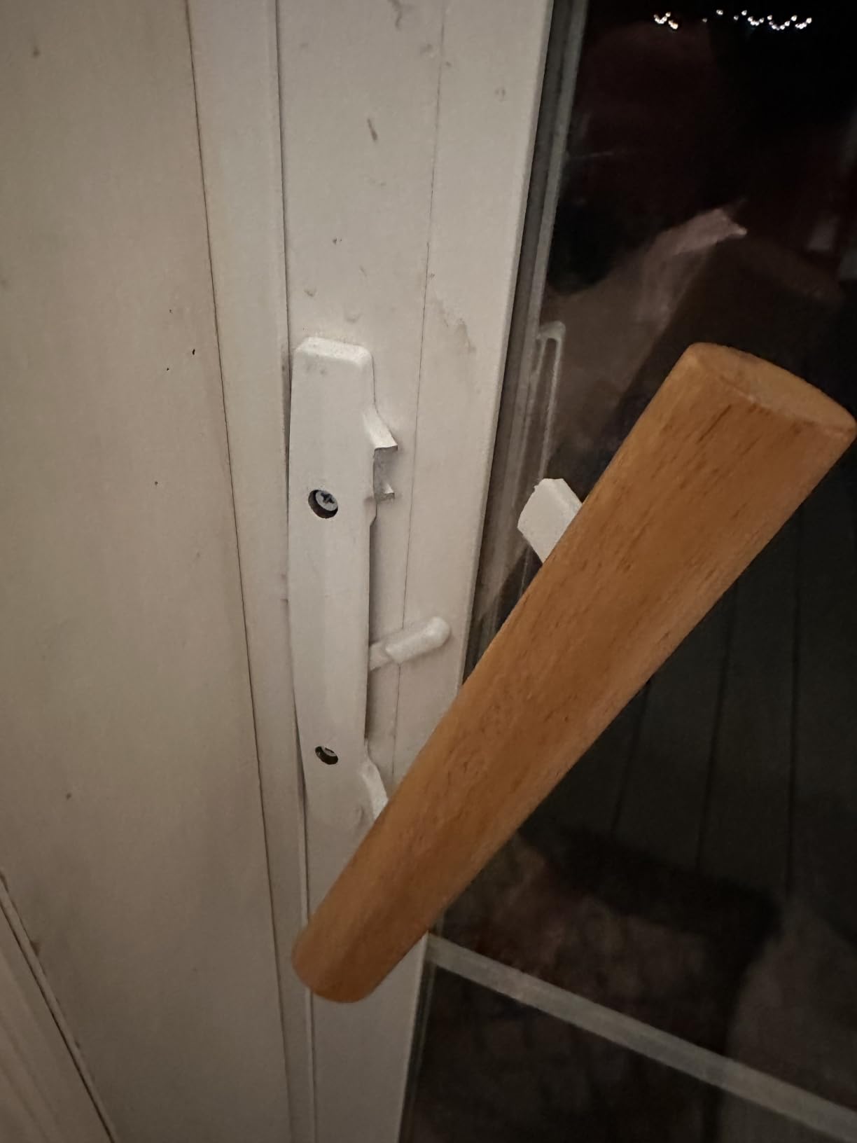 Prime-Line C 1204 Sliding Glass Door Handle Set - Replace Old or Damaged Door Handles Quickly and Easily - White Diecast, Mortise/Hook Style, Fits 3-15/16 In. Hole Spacing (1 Set) customer photo 2