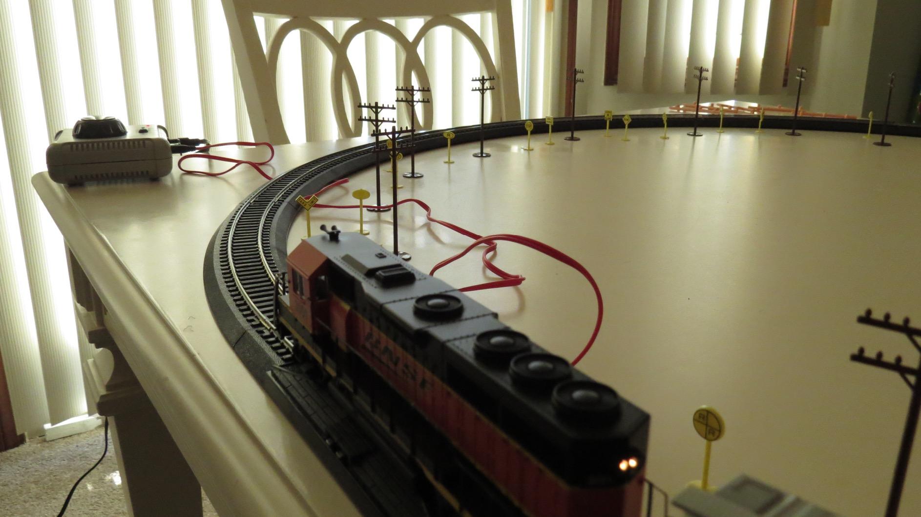 Bachmann Trains Rail Chief Ready to Run Electric Train Set, HO Scale | Complete 130 Piece Set; Locomotive, Rolling Stock, Track, Power Pack and Speed Controller, Build Your Model Railroad, #706 customer photo 1