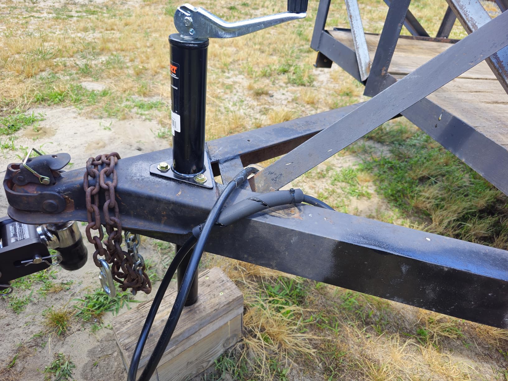 CURT 28250 A-Frame Trailer Jack, 5,000 lb Support, 14