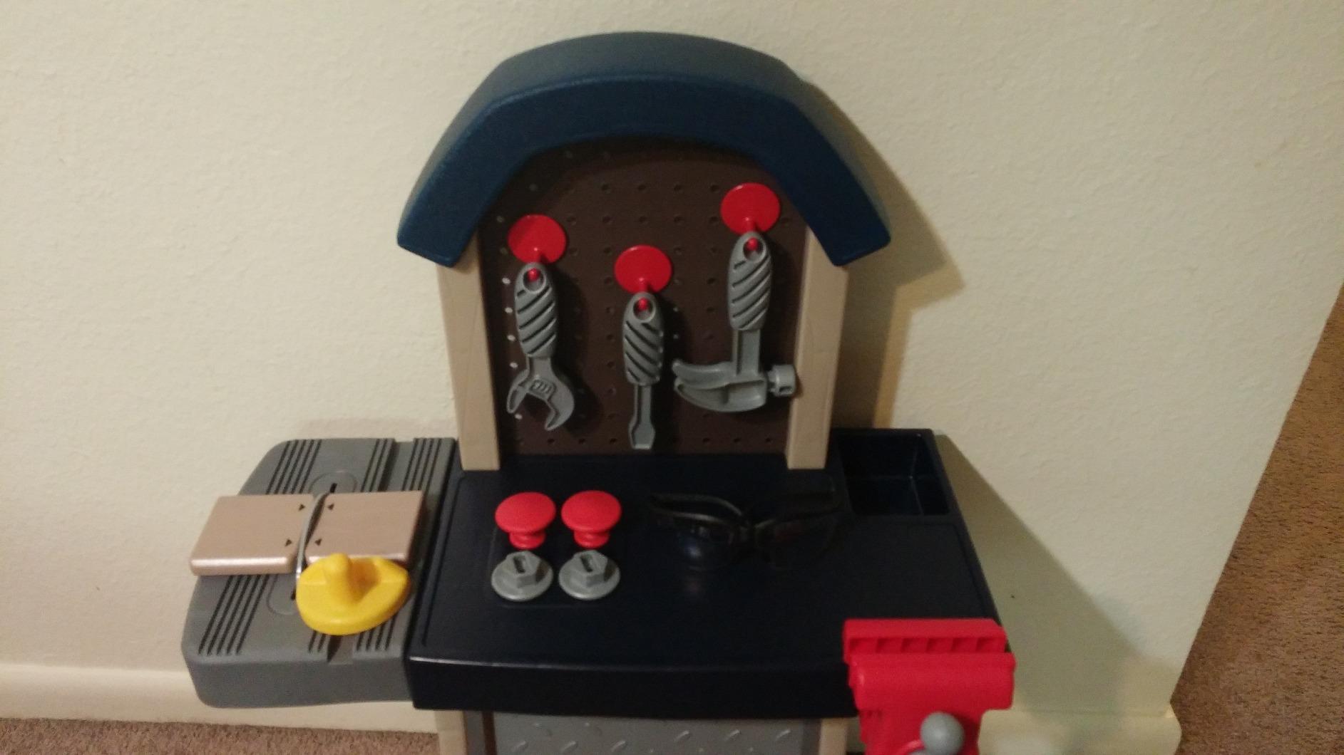 Little Tikes Tough Workshop Beige customer photo 1