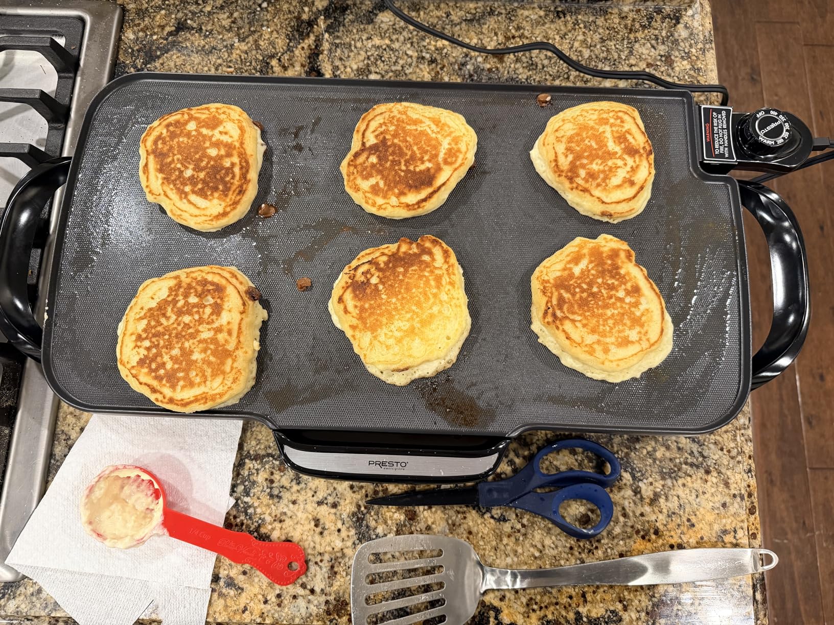 Presto 07061 22-Inch Electric Griddle with Removable Handles, Extra-Large Nonstick Ceramic Surface, Black customer photo 2